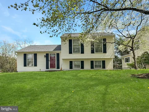 8571 Fairfax Street, Manassas, VA MLS: VAMN2008144