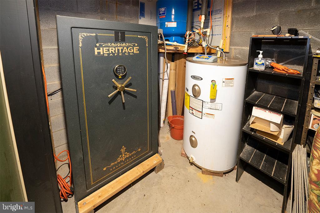 SPRUCE PINE HOLLOW - Residential