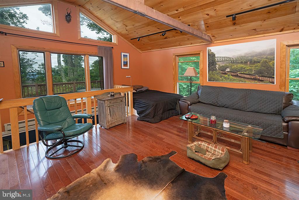 SPRUCE PINE HOLLOW - Residential