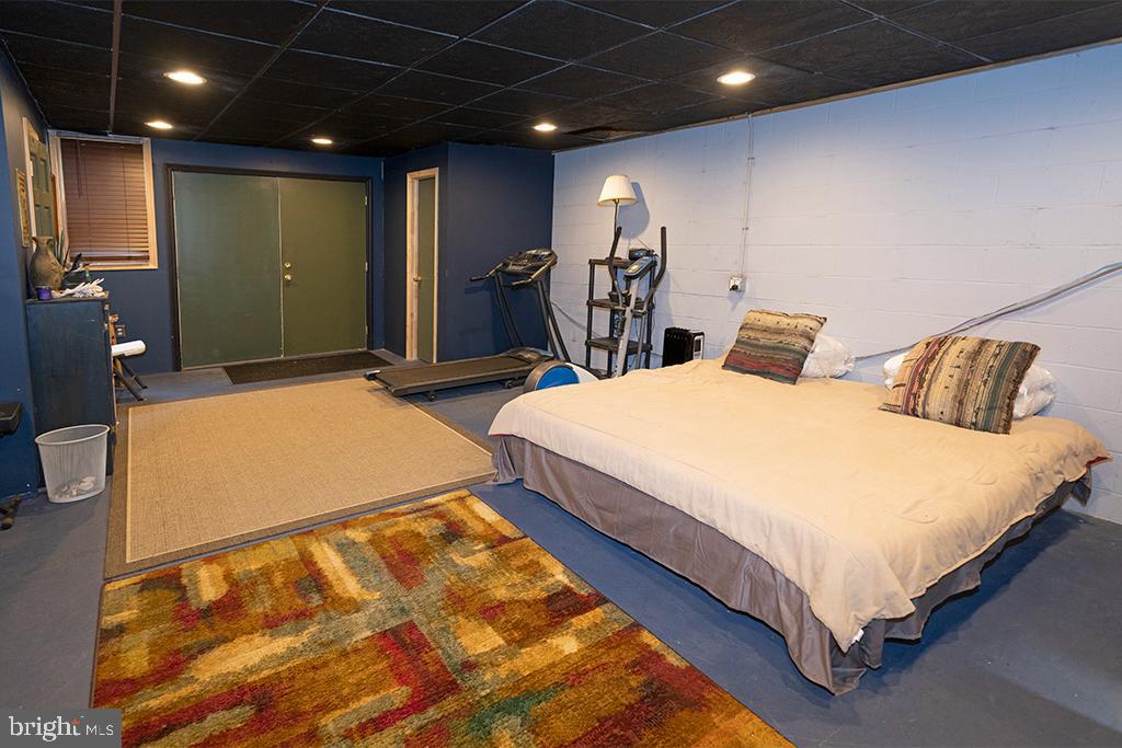 SPRUCE PINE HOLLOW - Residential