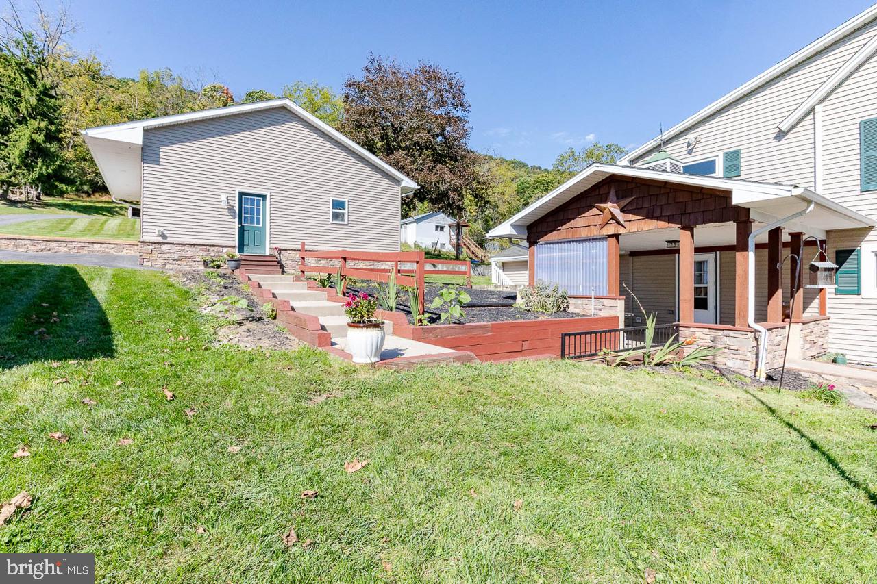 1017 VALLEY VIEW ROAD