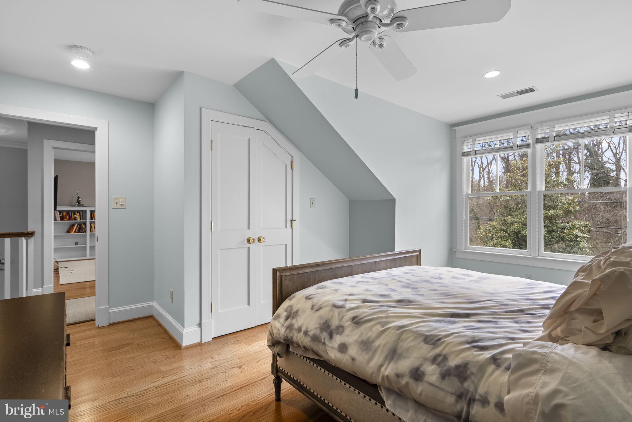 BRADLEY HILLS - Residential