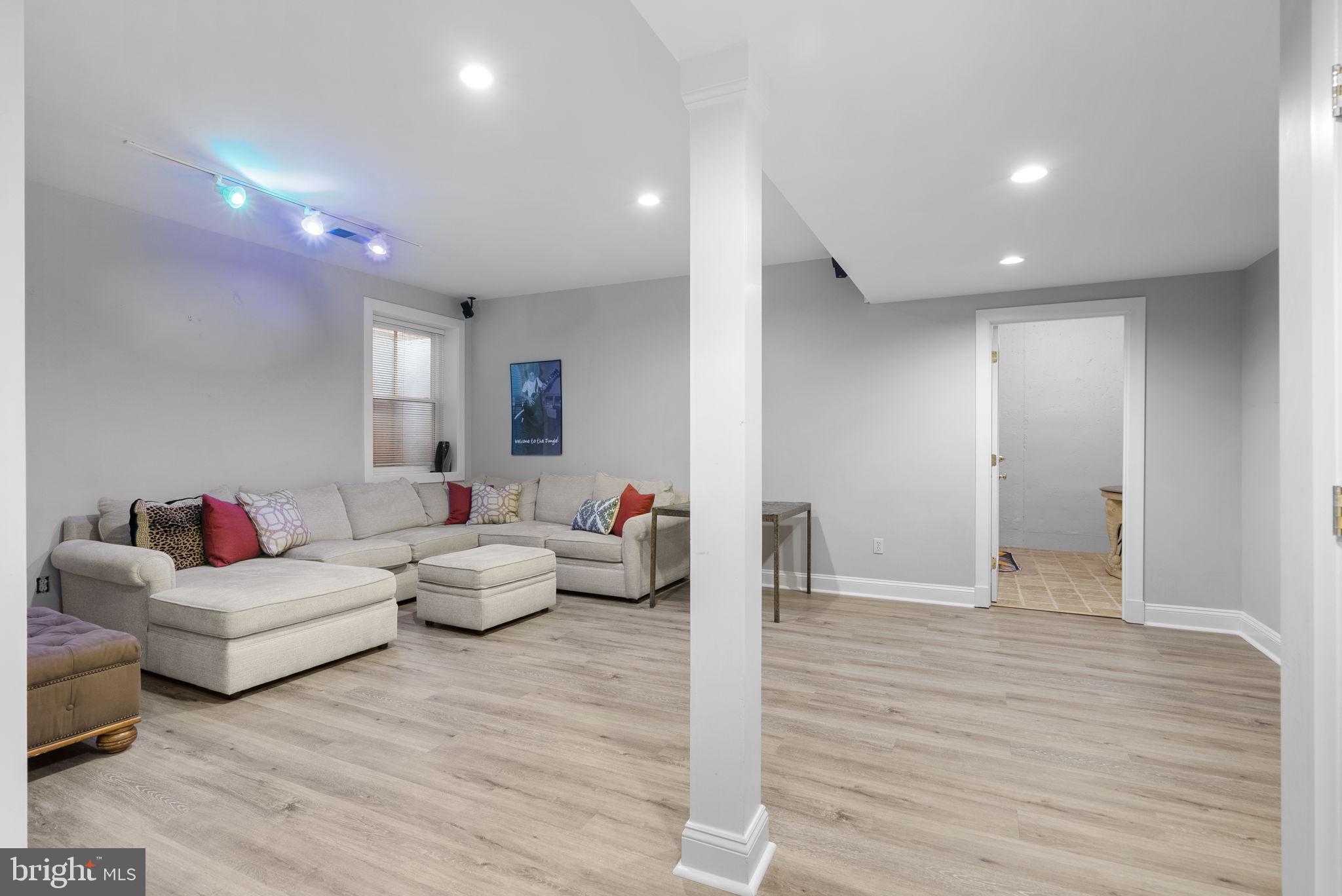 BRADLEY HILLS - Residential