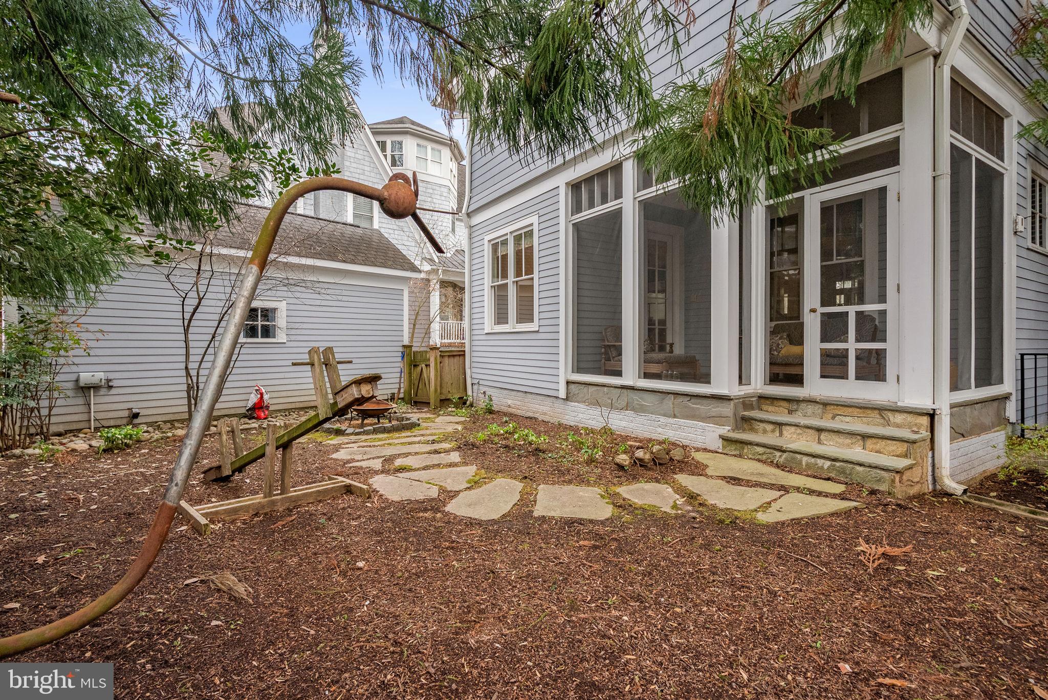 BRADLEY HILLS - Residential