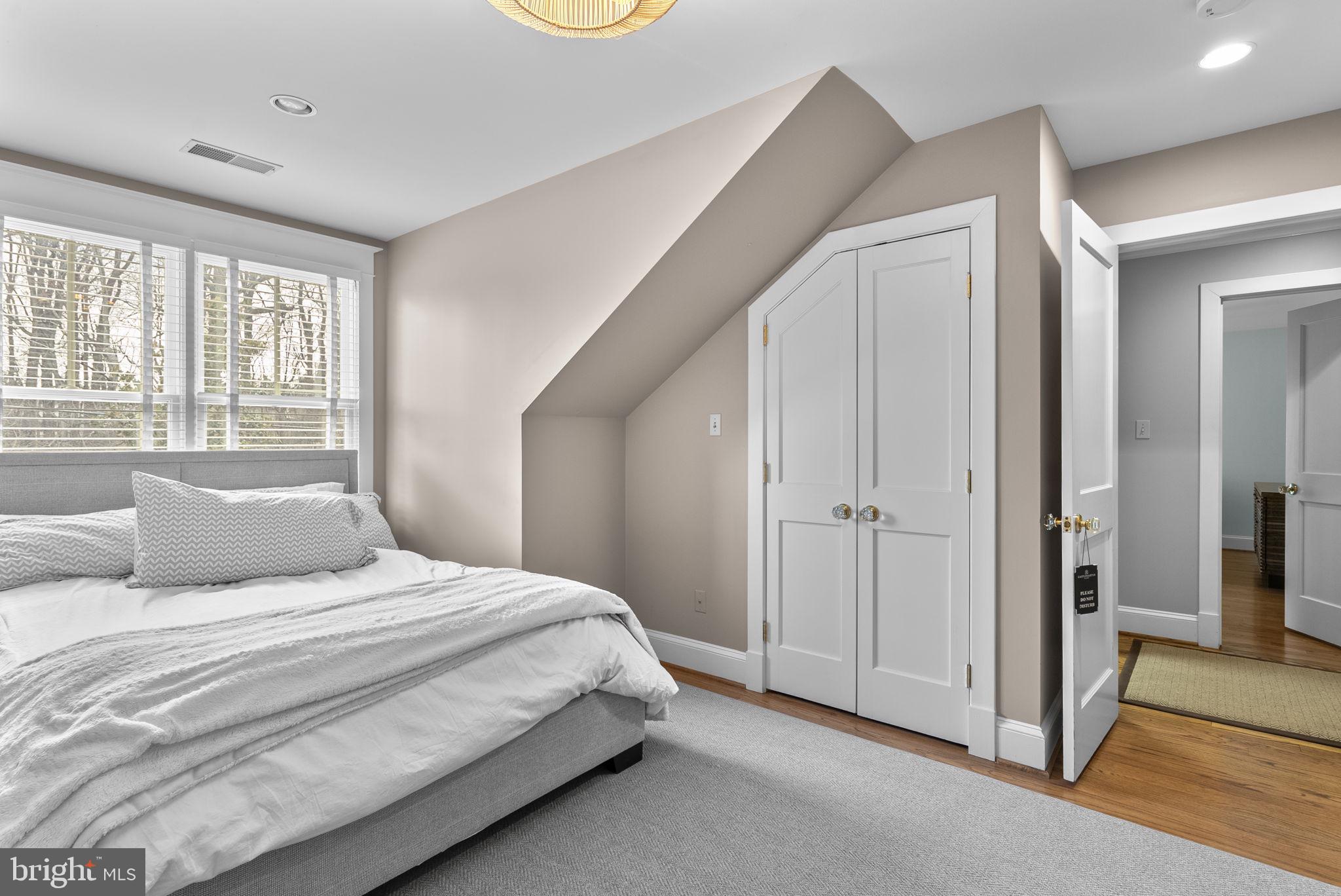 BRADLEY HILLS - Residential