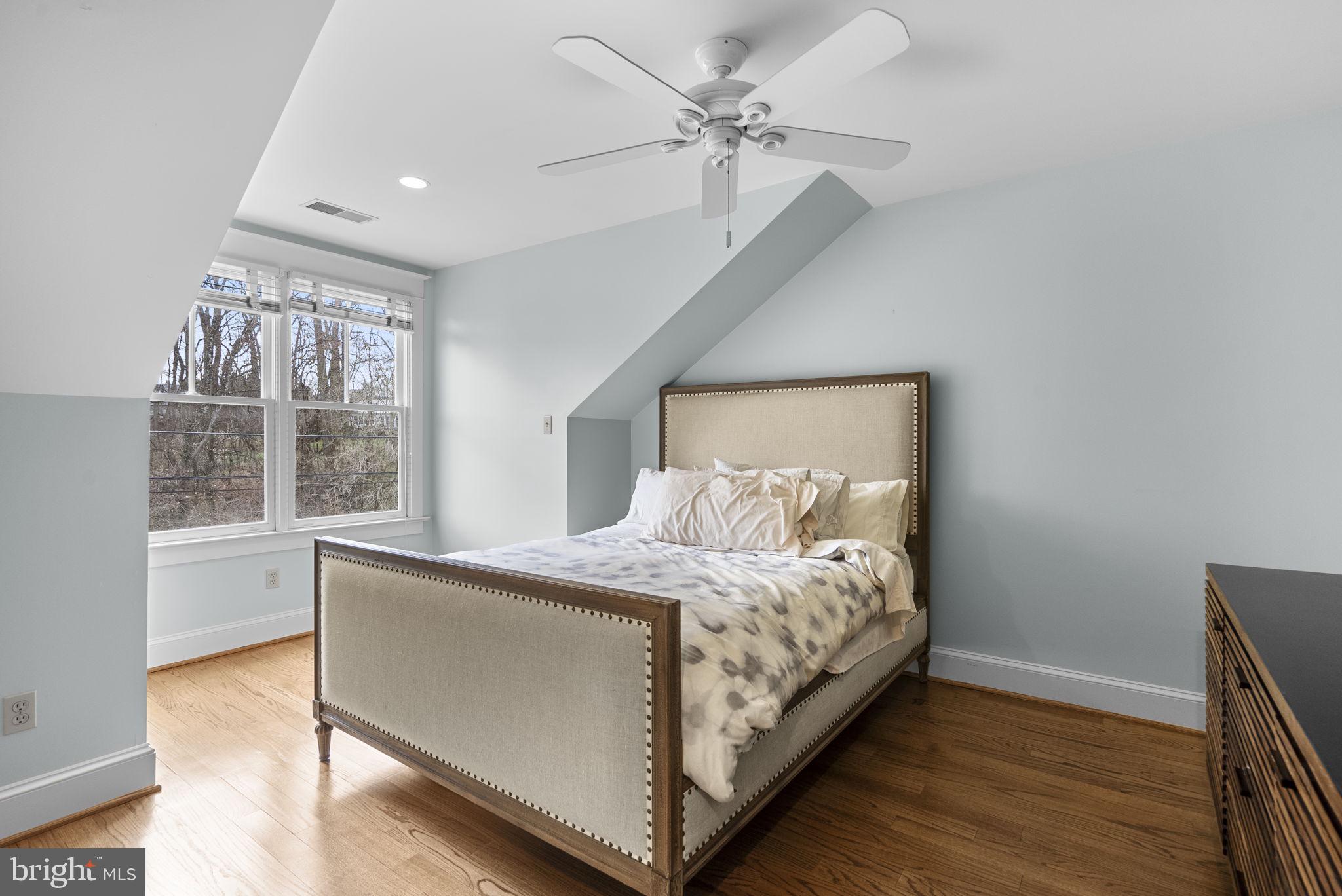 BRADLEY HILLS - Residential