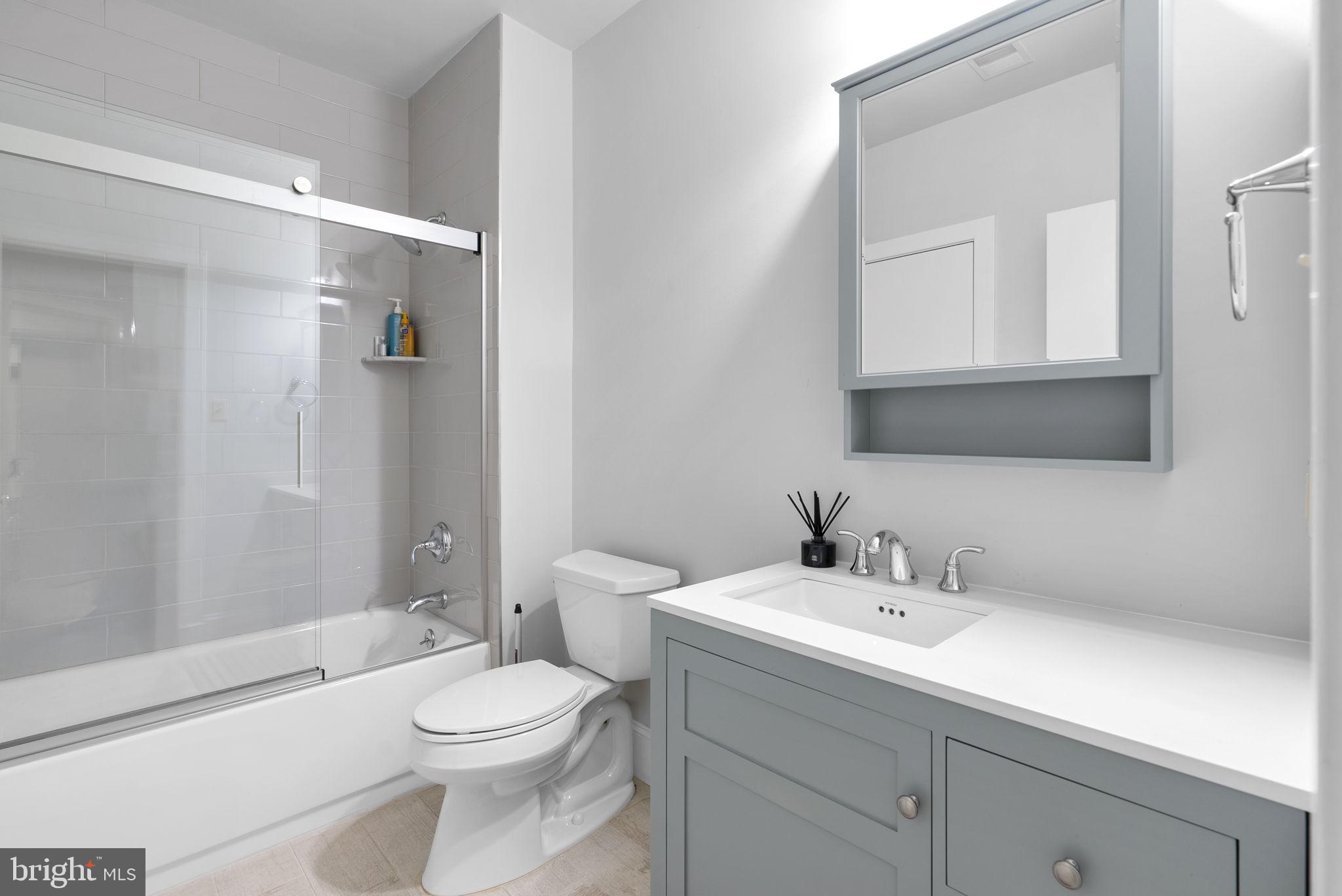 BRADLEY HILLS - Residential