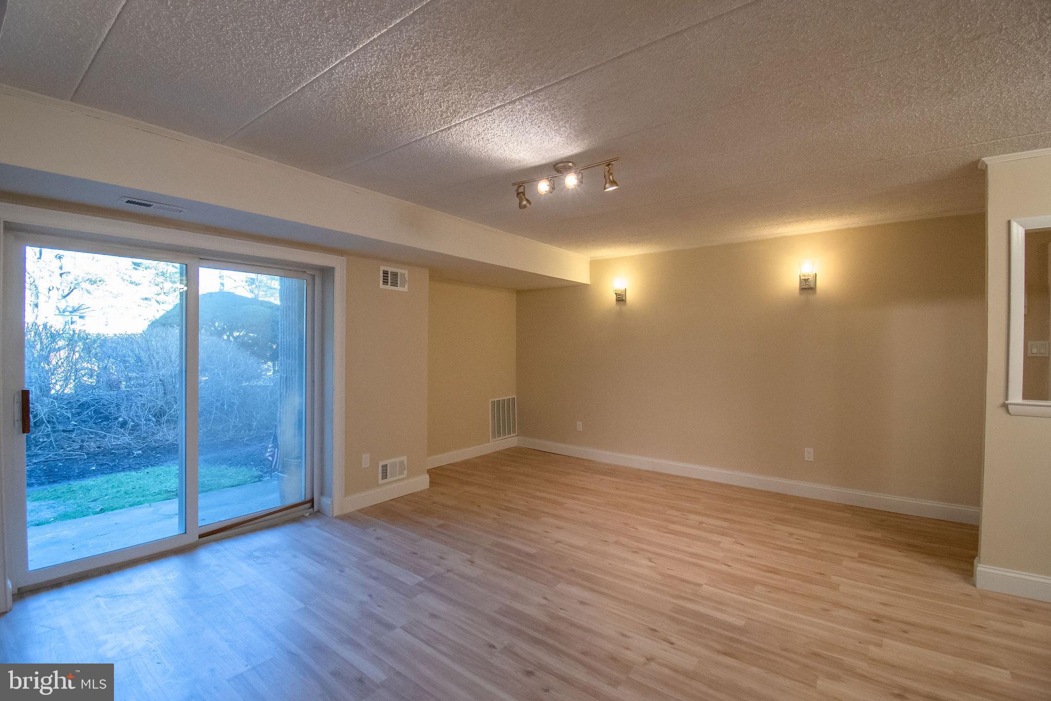 LIBERTY SQUARE - Residential Lease