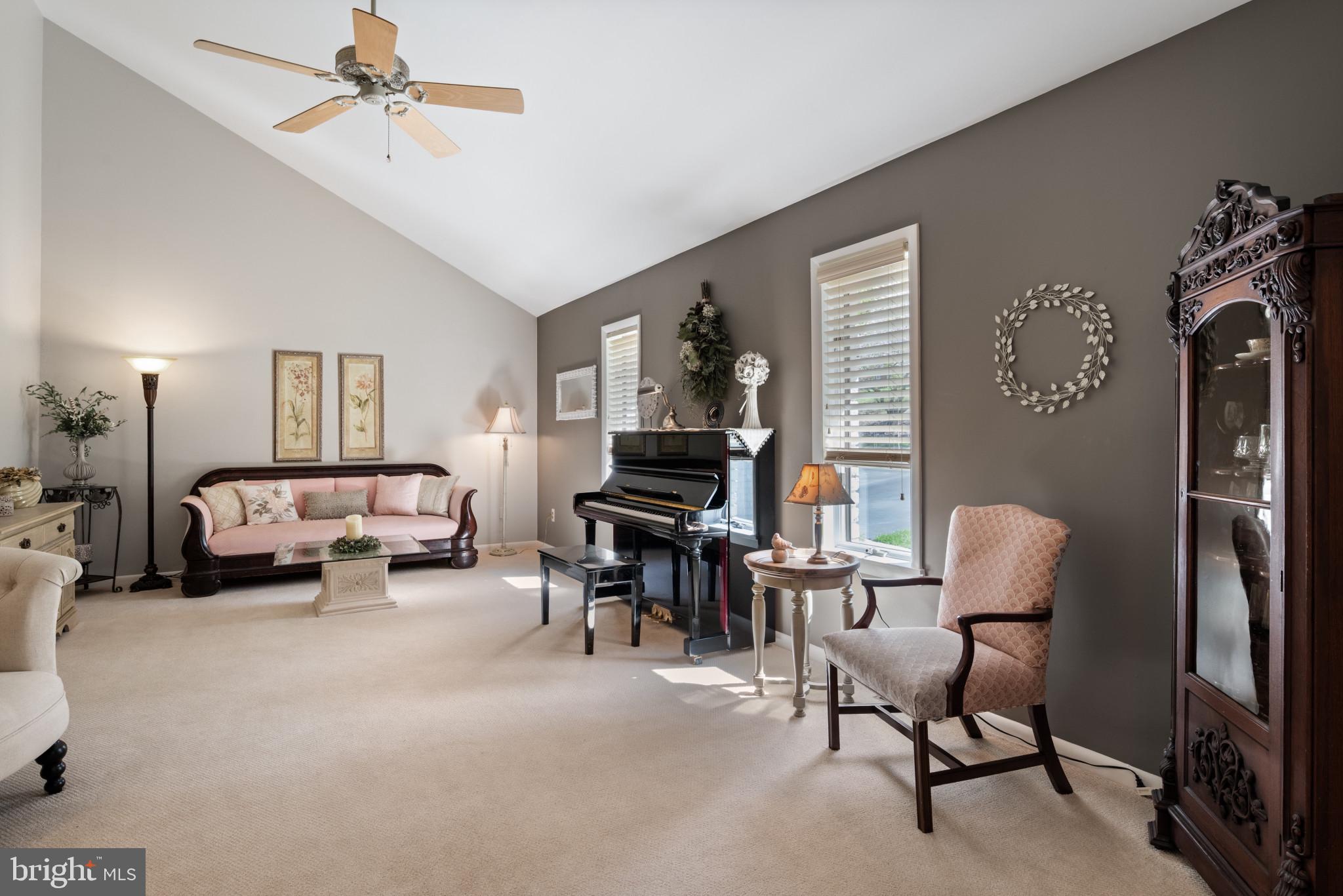 ORCHARD LAKES - Residential