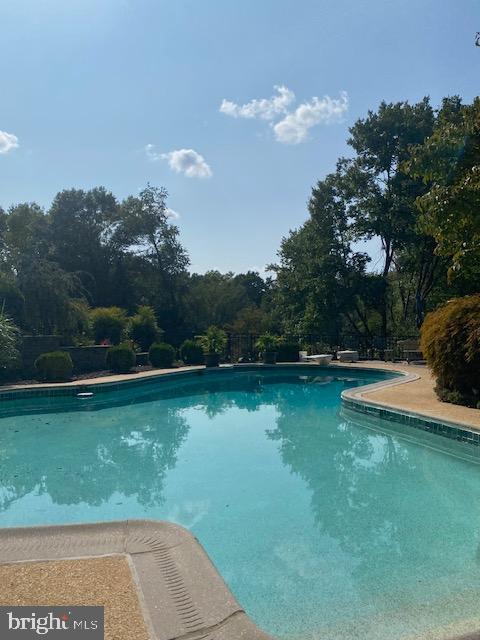 ORCHARD LAKES - Residential