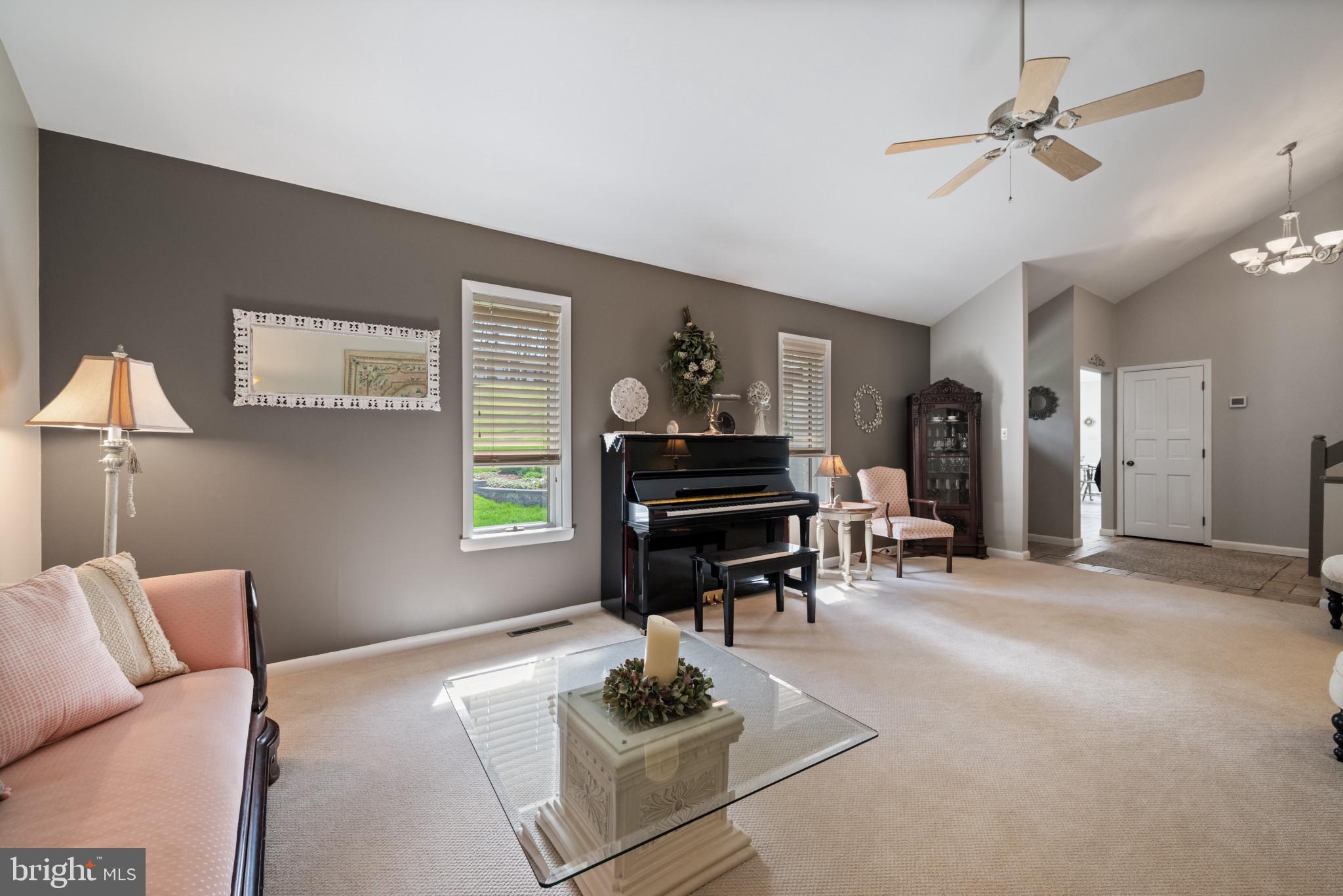 ORCHARD LAKES - Residential