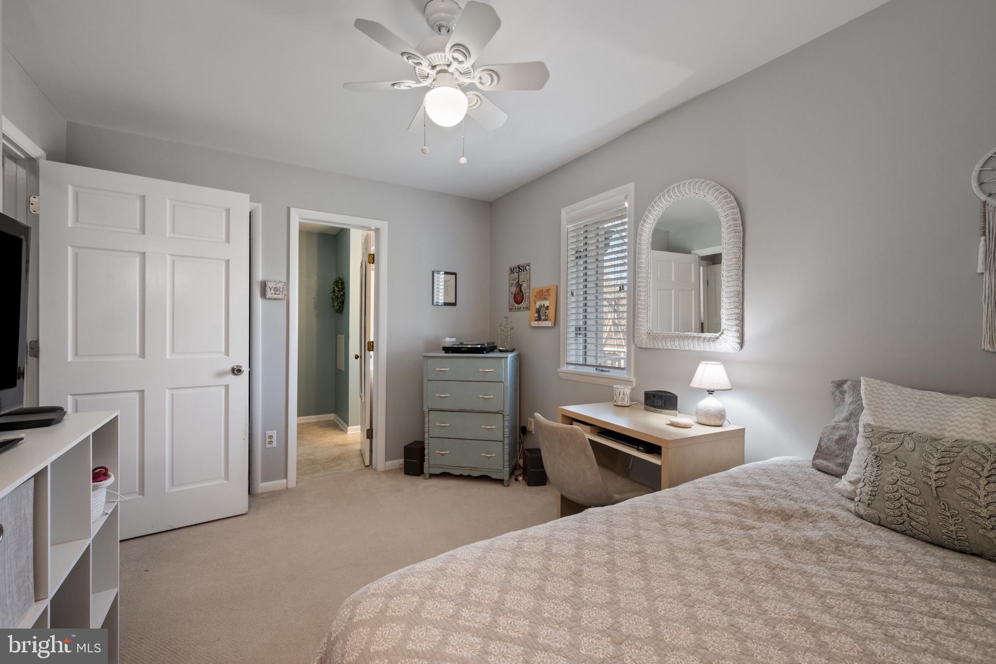 ORCHARD LAKES - Residential