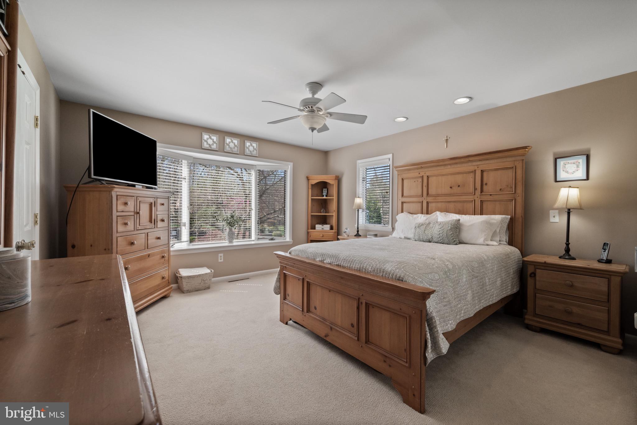 ORCHARD LAKES - Residential