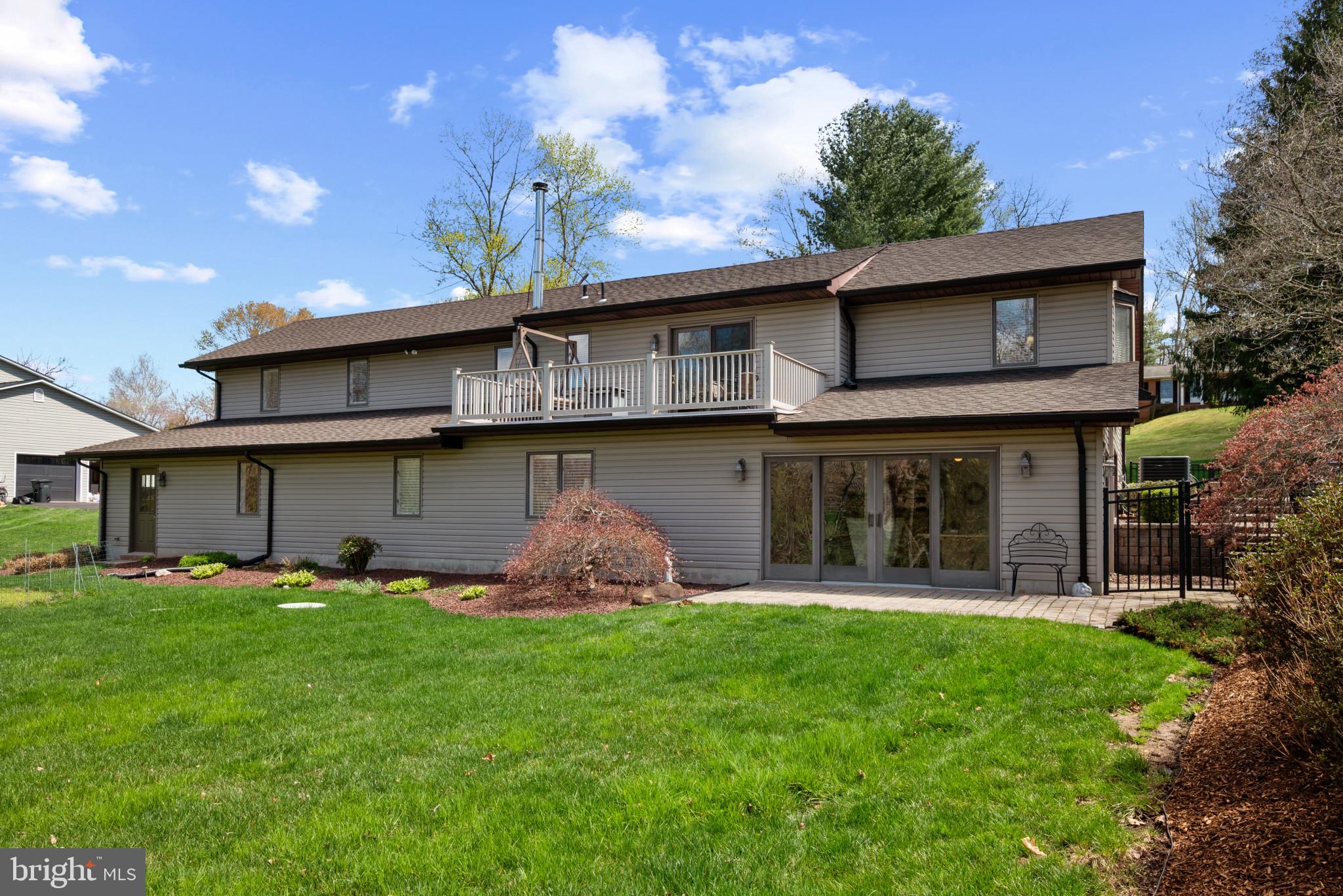 ORCHARD LAKES - Residential