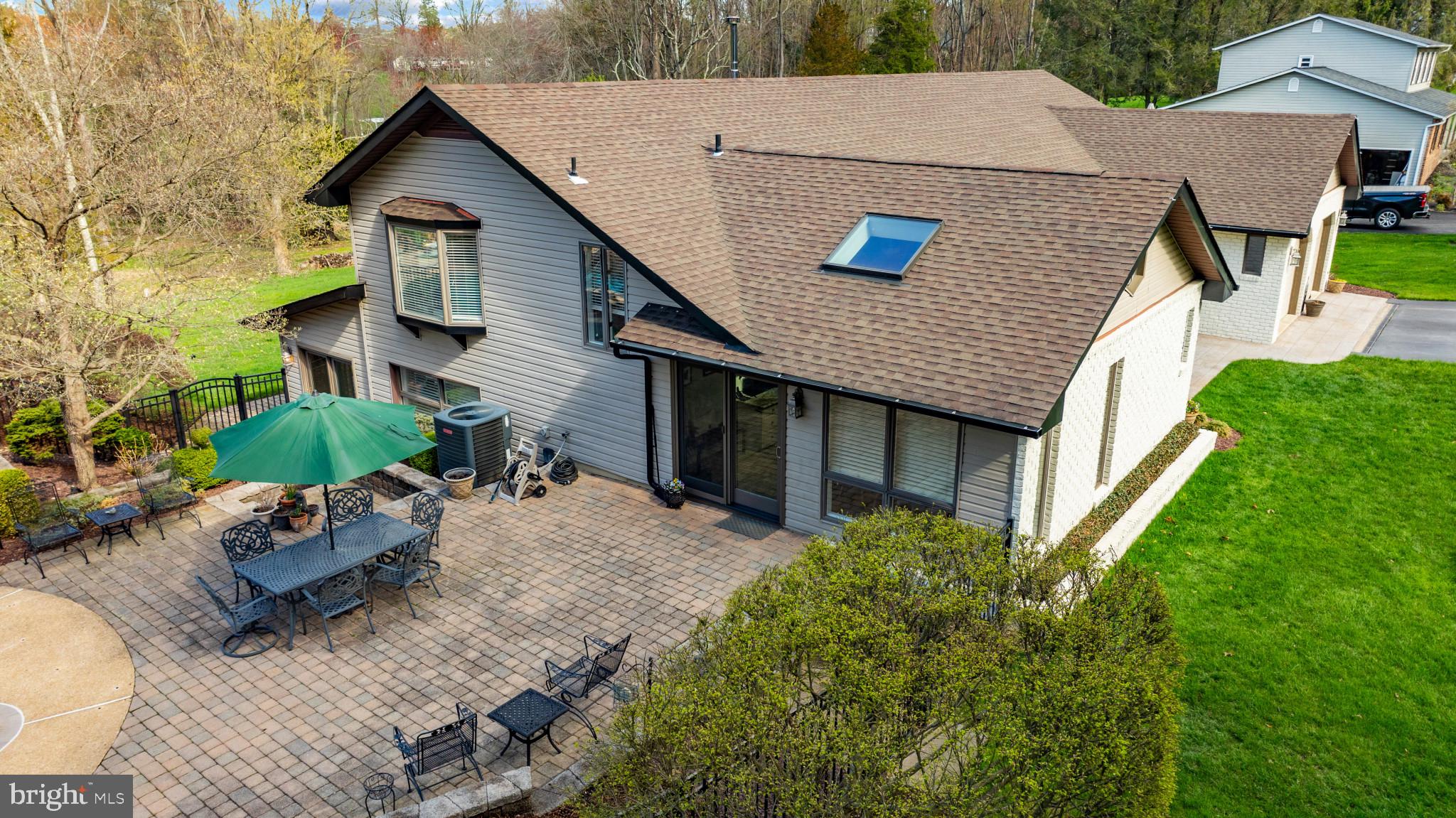 ORCHARD LAKES - Residential