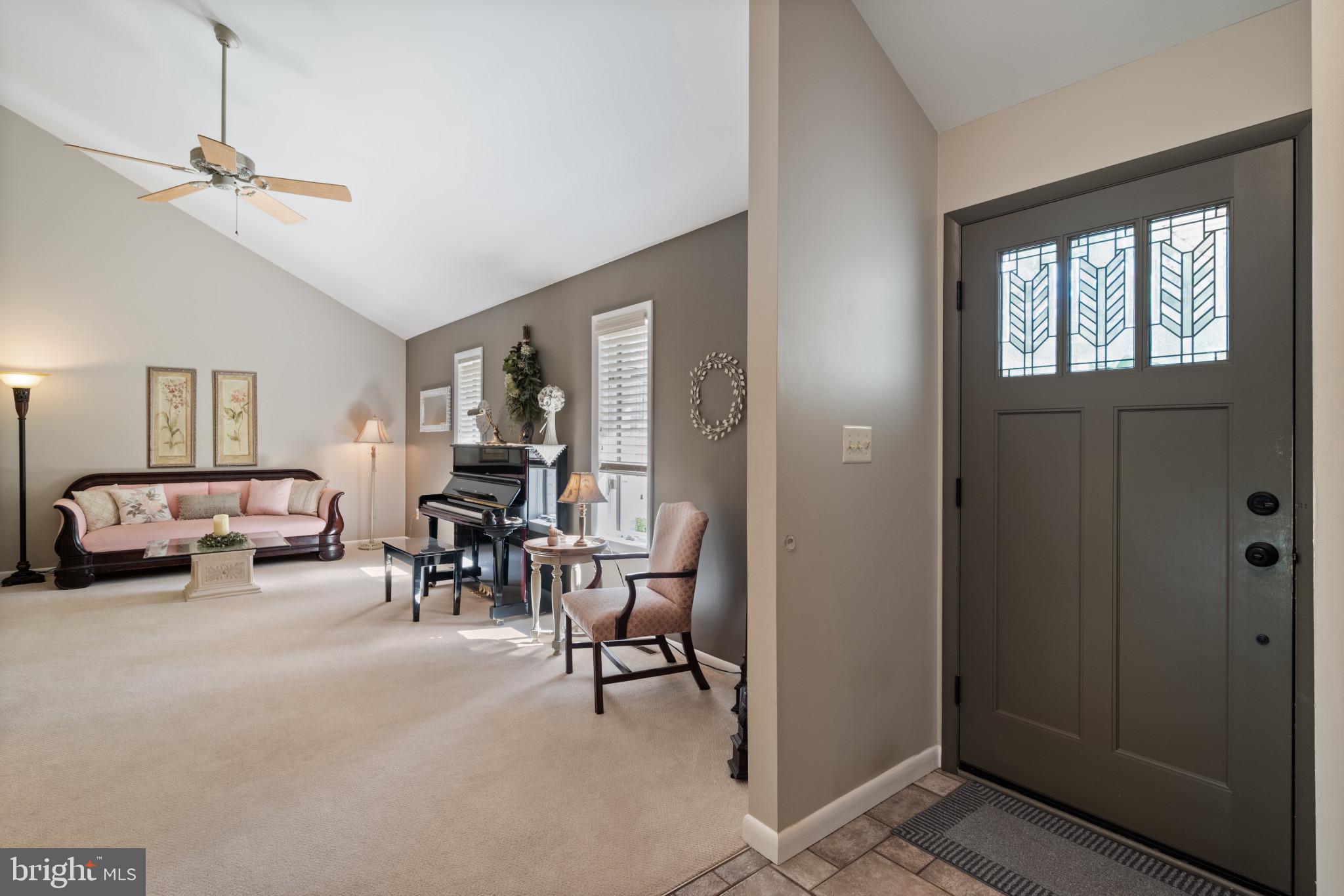 ORCHARD LAKES - Residential