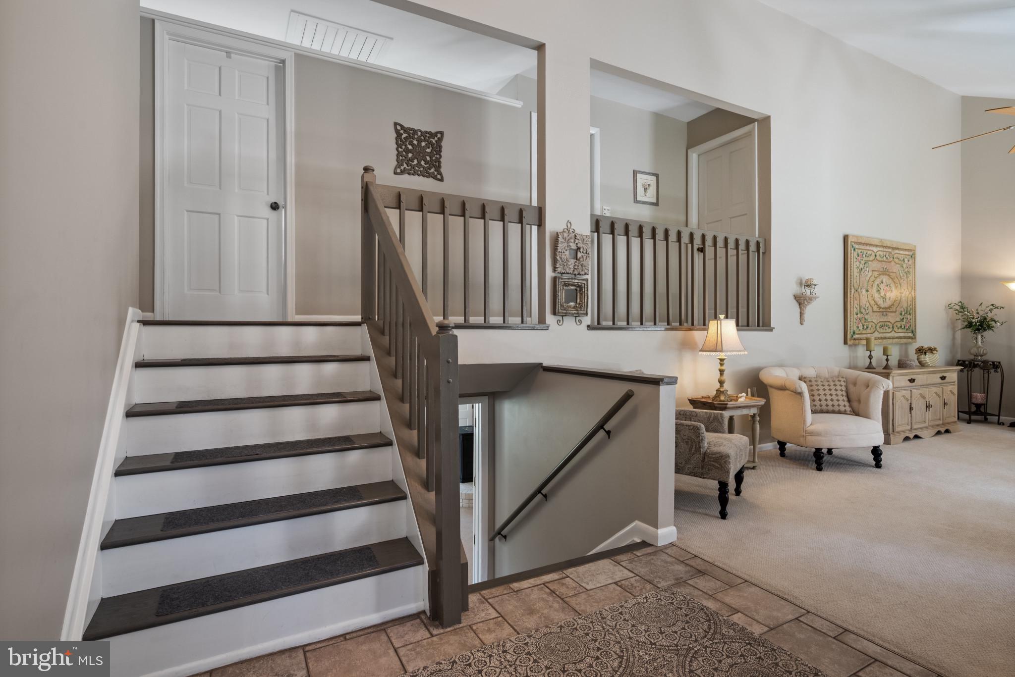 ORCHARD LAKES - Residential