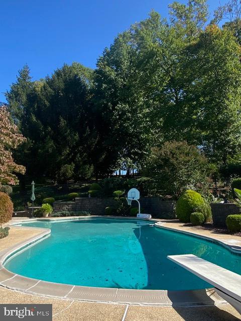 ORCHARD LAKES - Residential