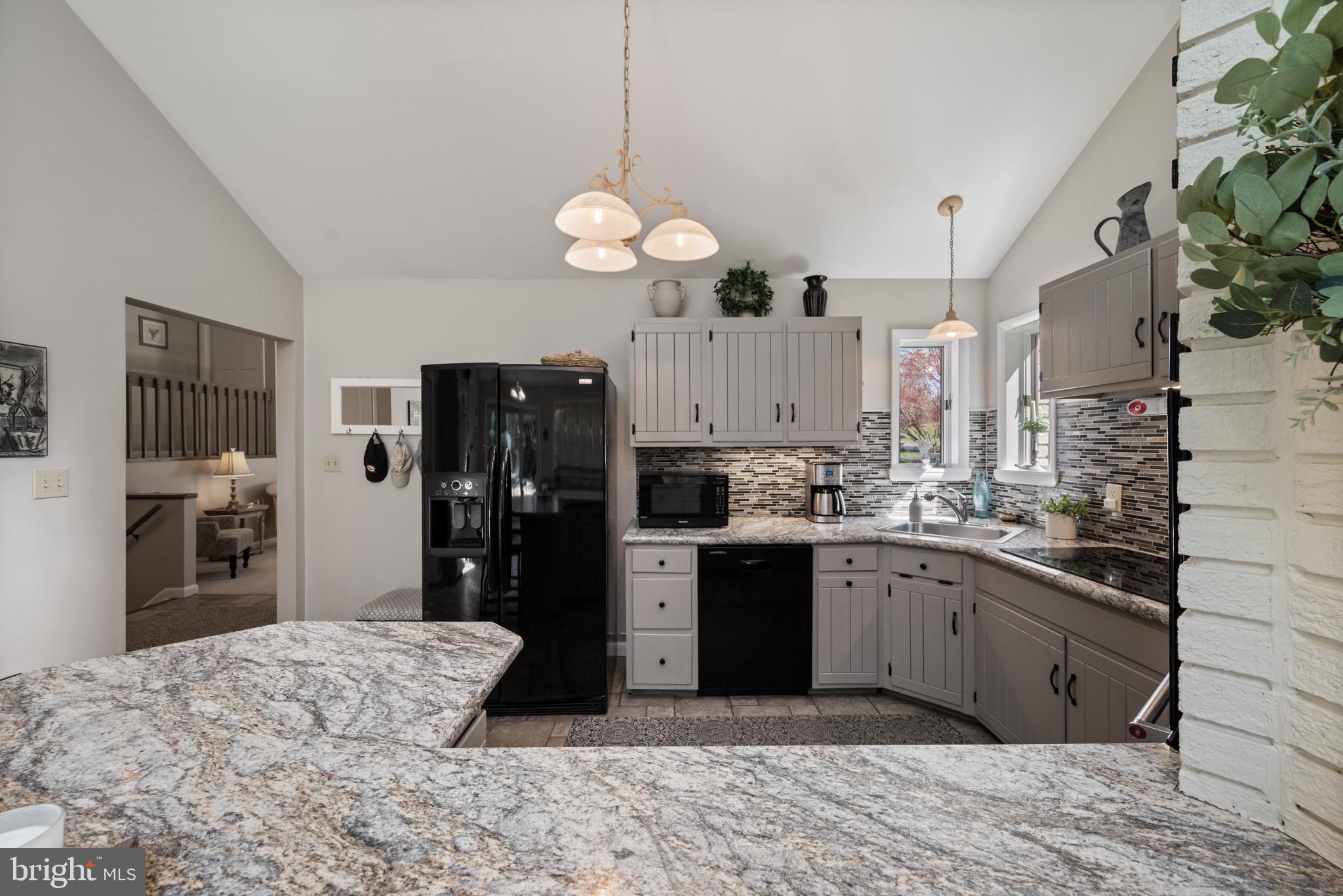 ORCHARD LAKES - Residential