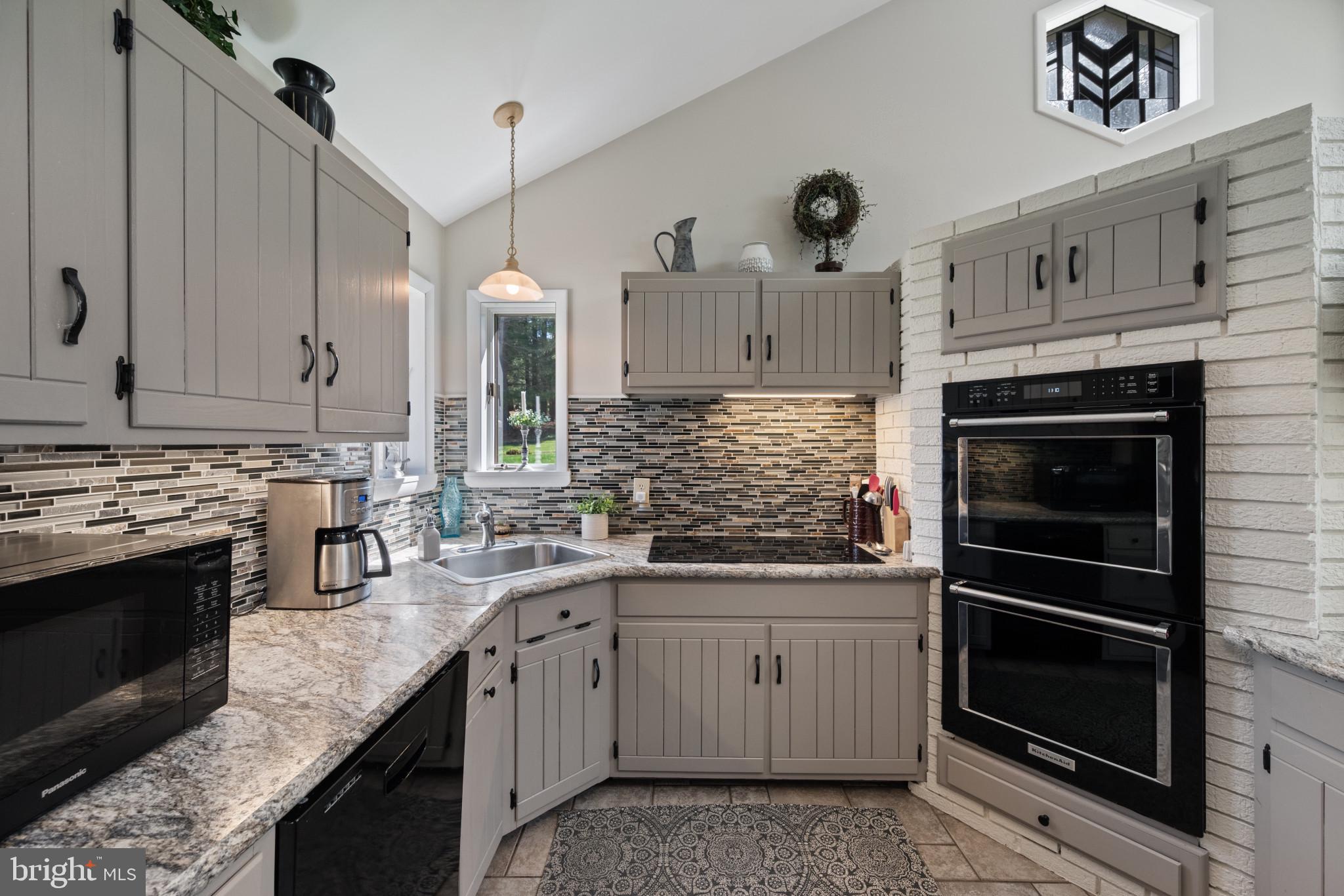 ORCHARD LAKES - Residential