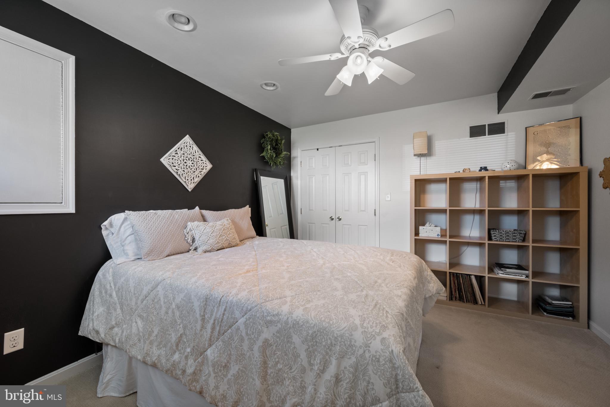 ORCHARD LAKES - Residential