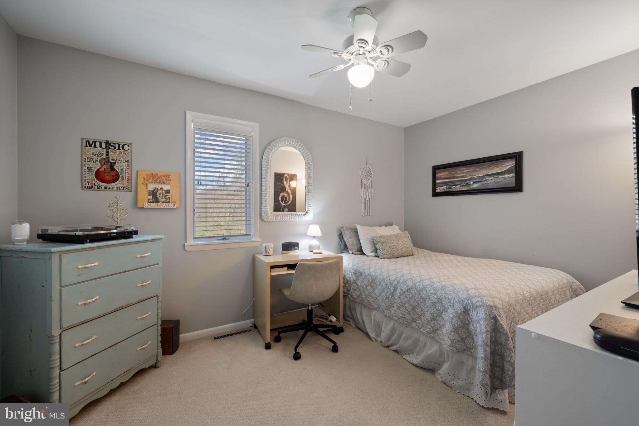 ORCHARD LAKES - Residential