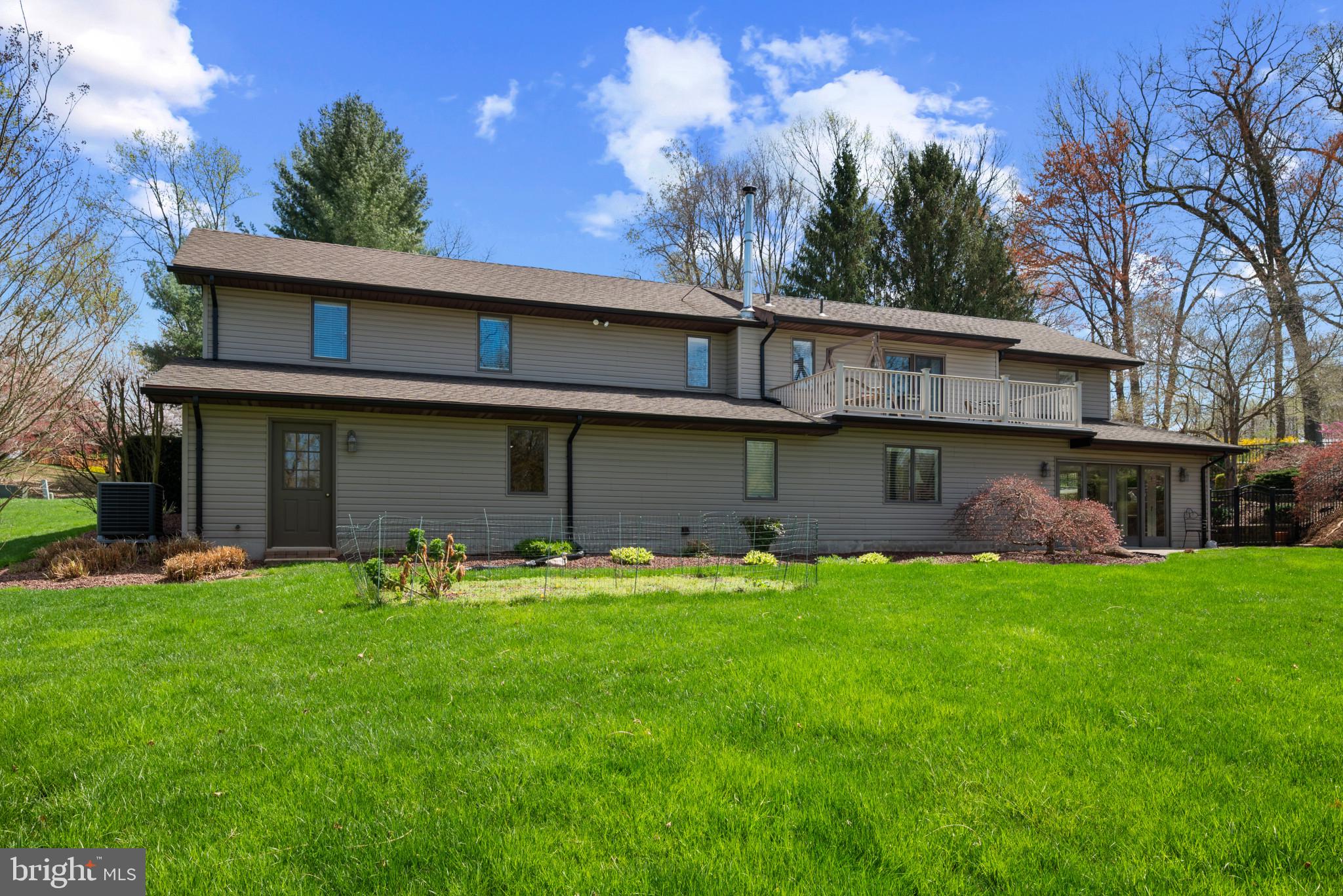 ORCHARD LAKES - Residential