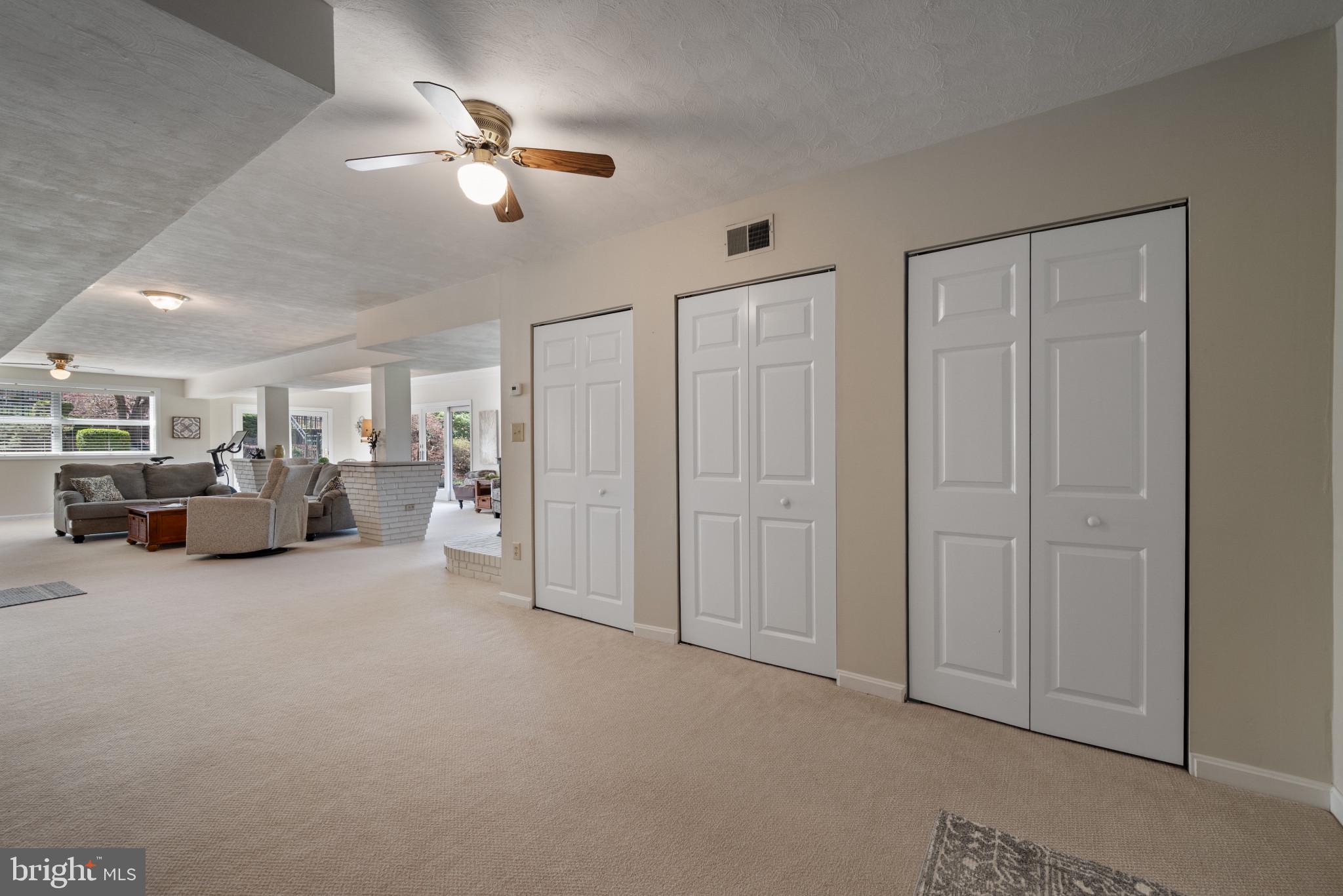 ORCHARD LAKES - Residential