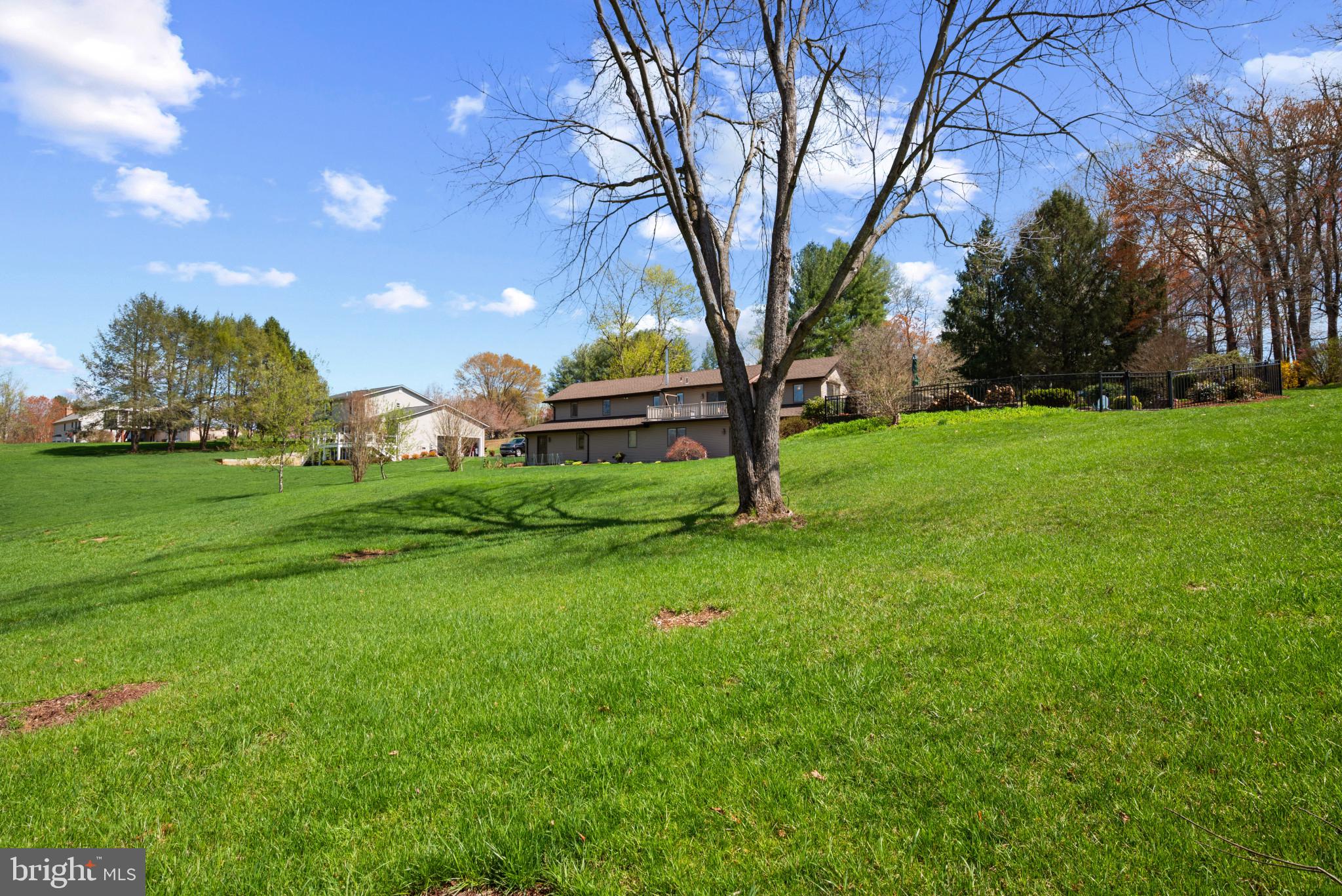 ORCHARD LAKES - Residential