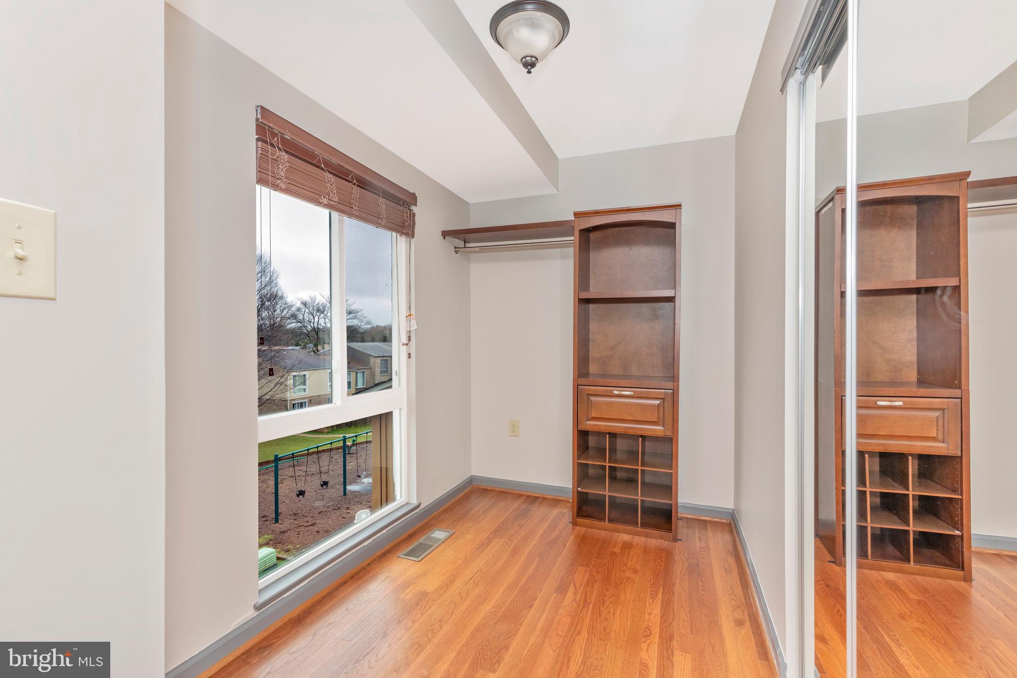 MILL CREEK TOWNE - Residential