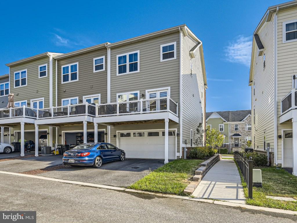 GREENLEIGH AT CROSSROADS - Residential Lease