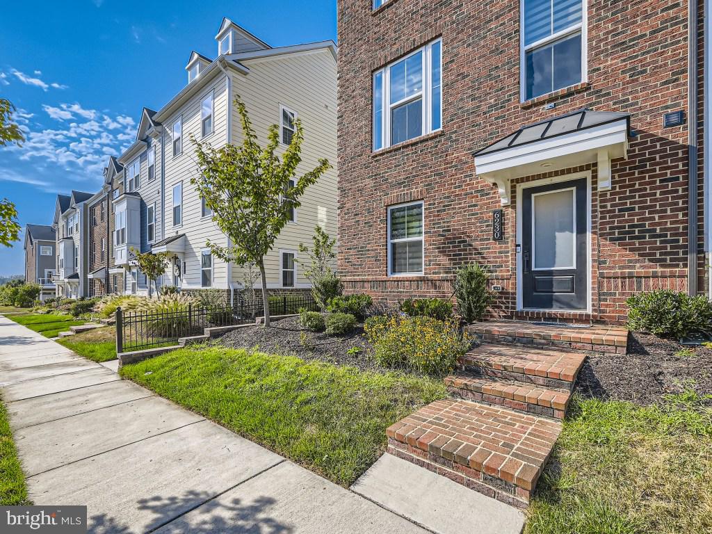 GREENLEIGH AT CROSSROADS - Residential Lease