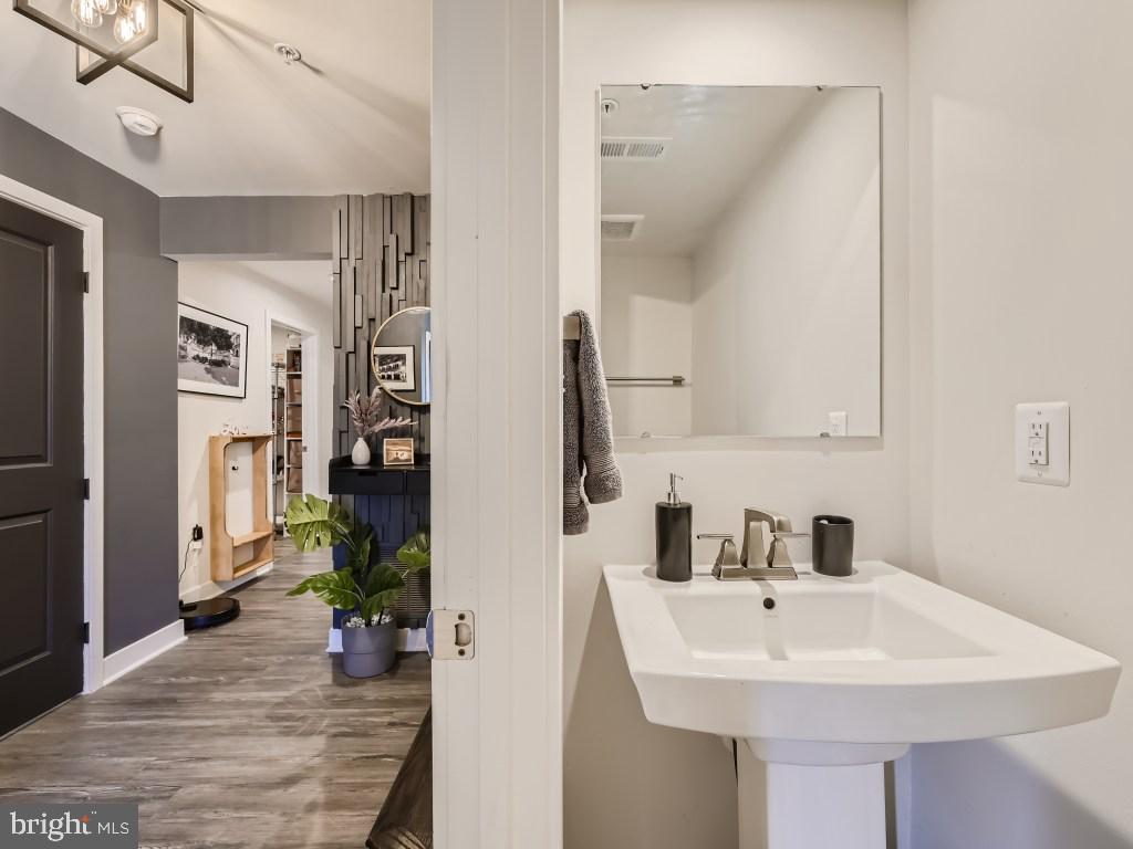 GREENLEIGH AT CROSSROADS - Residential Lease