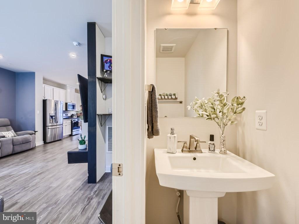 GREENLEIGH AT CROSSROADS - Residential Lease