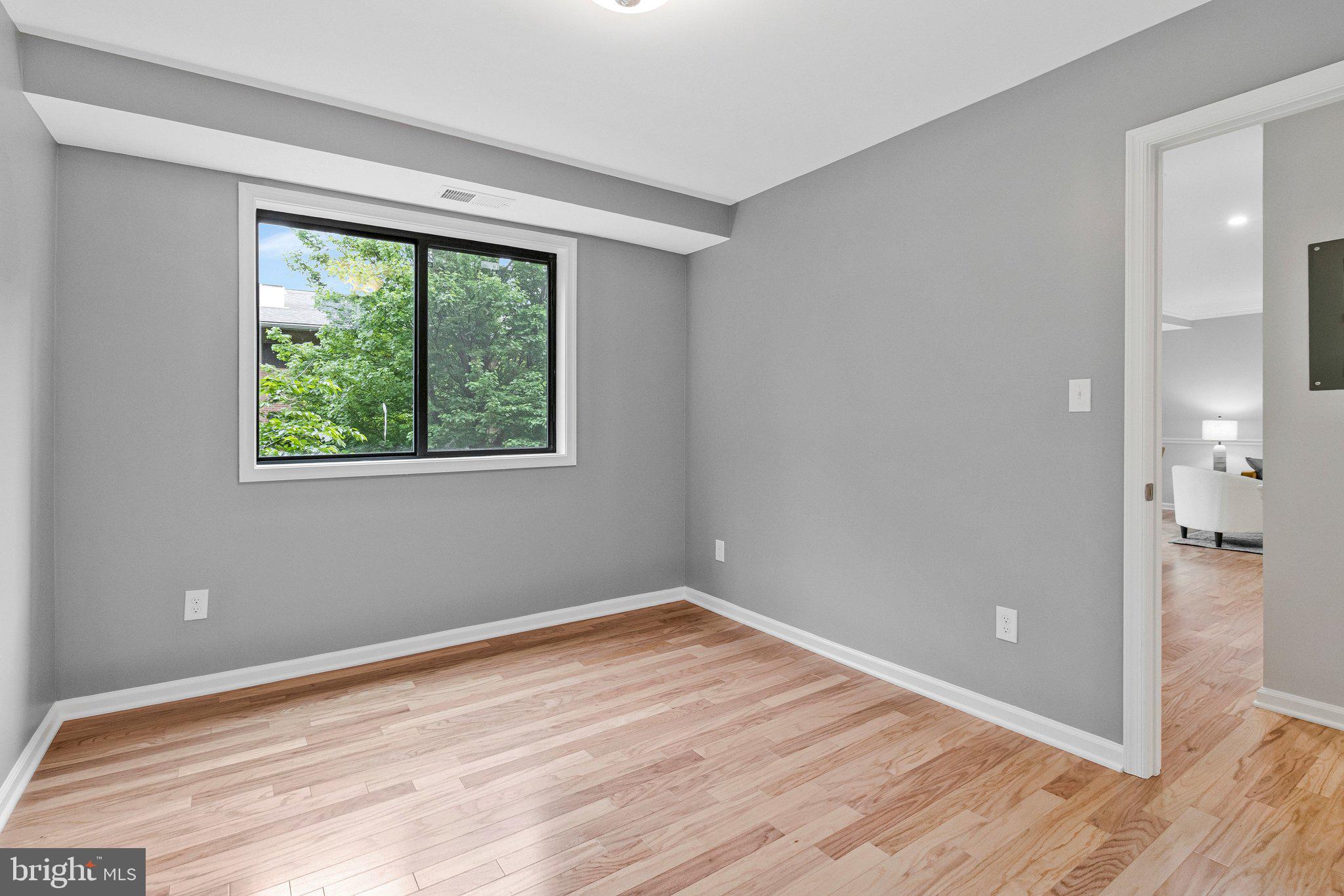 FALLS CHURCH GARDENS - Residential