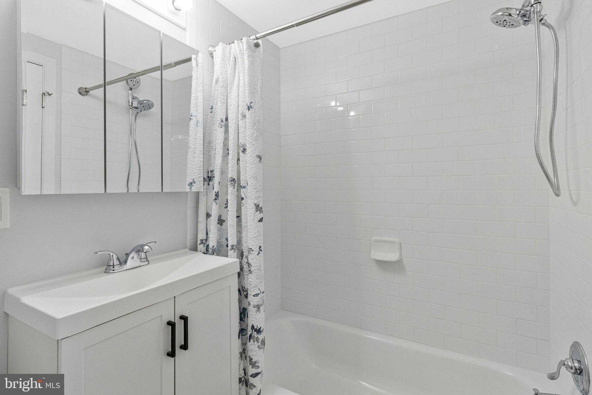 FALLS CHURCH GARDENS - Residential