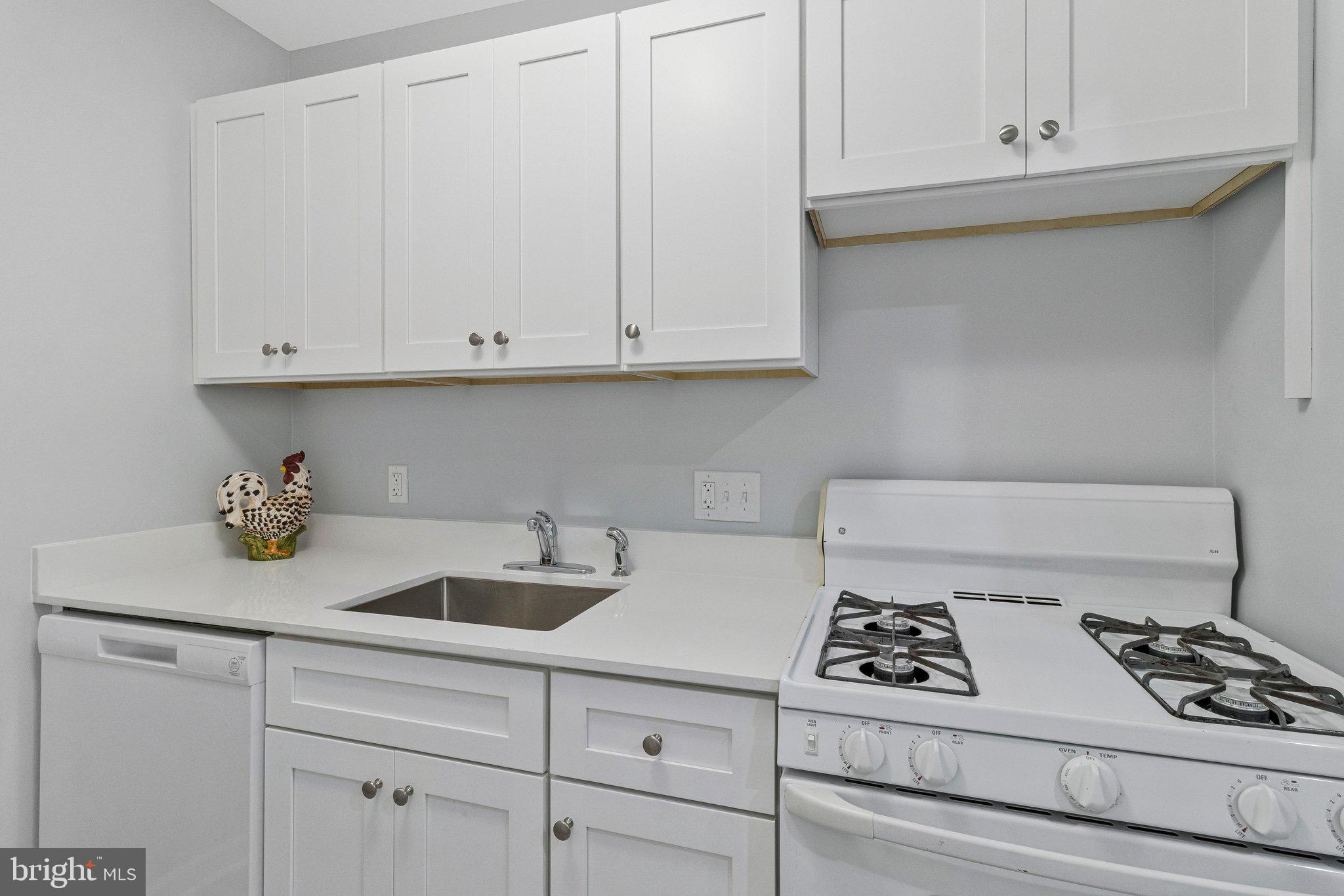 FALLS CHURCH GARDENS - Residential