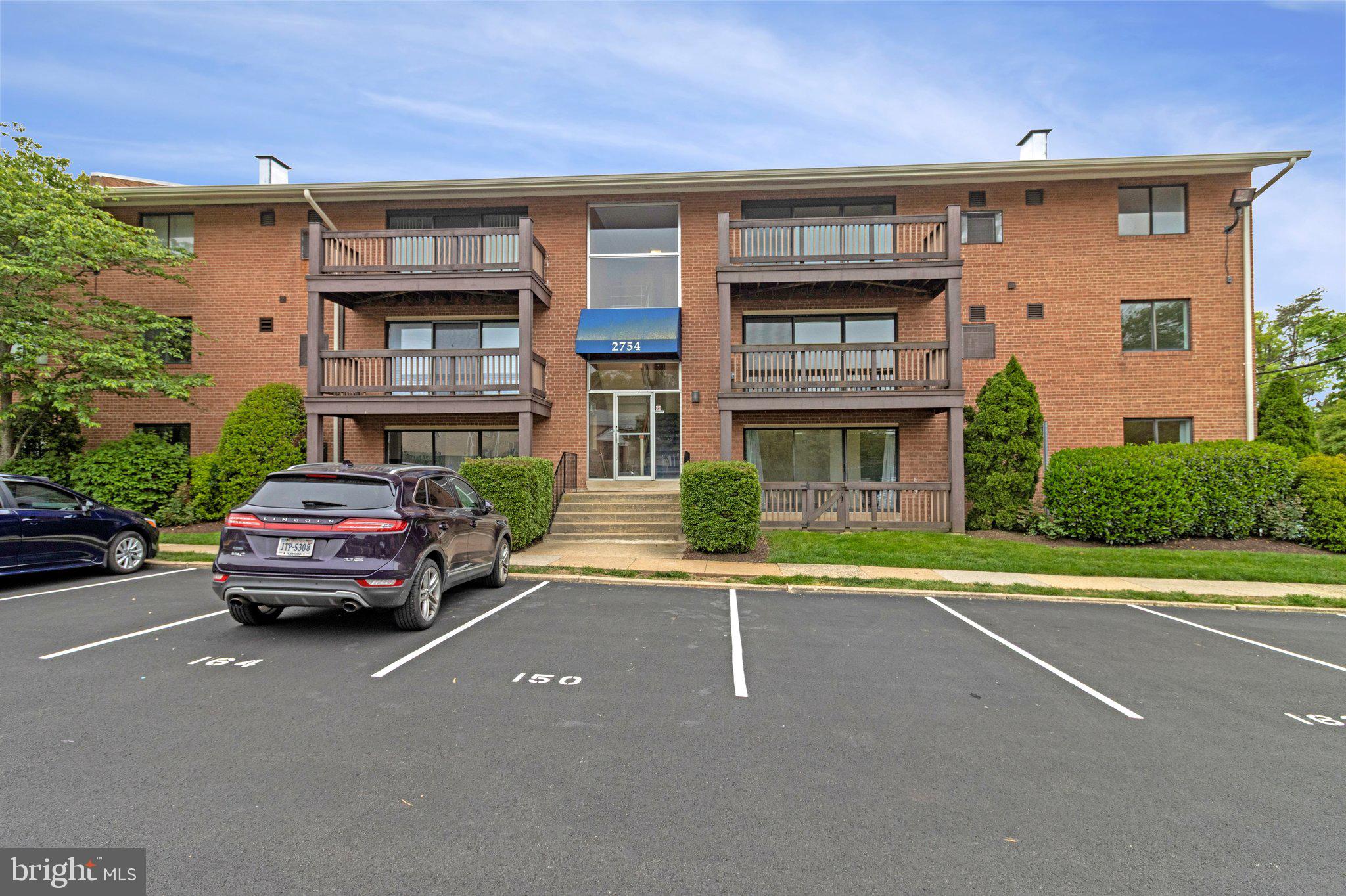 FALLS CHURCH GARDENS - Residential