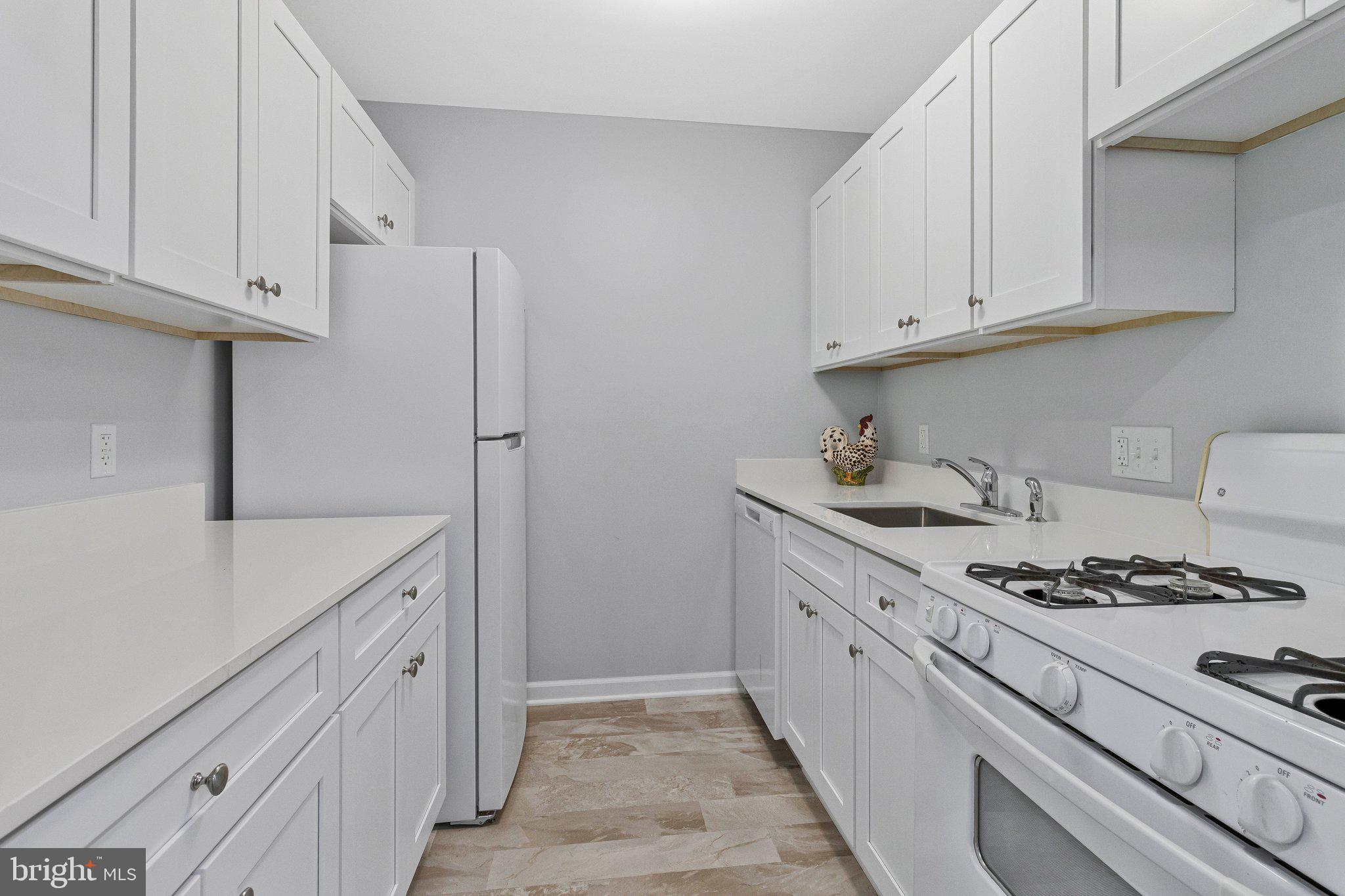 FALLS CHURCH GARDENS - Residential