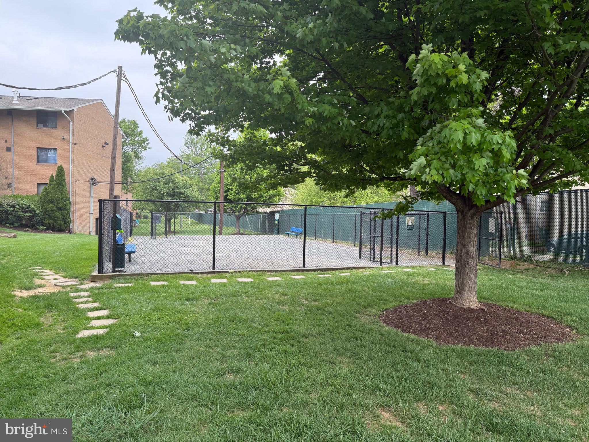 FALLS CHURCH GARDENS - Residential