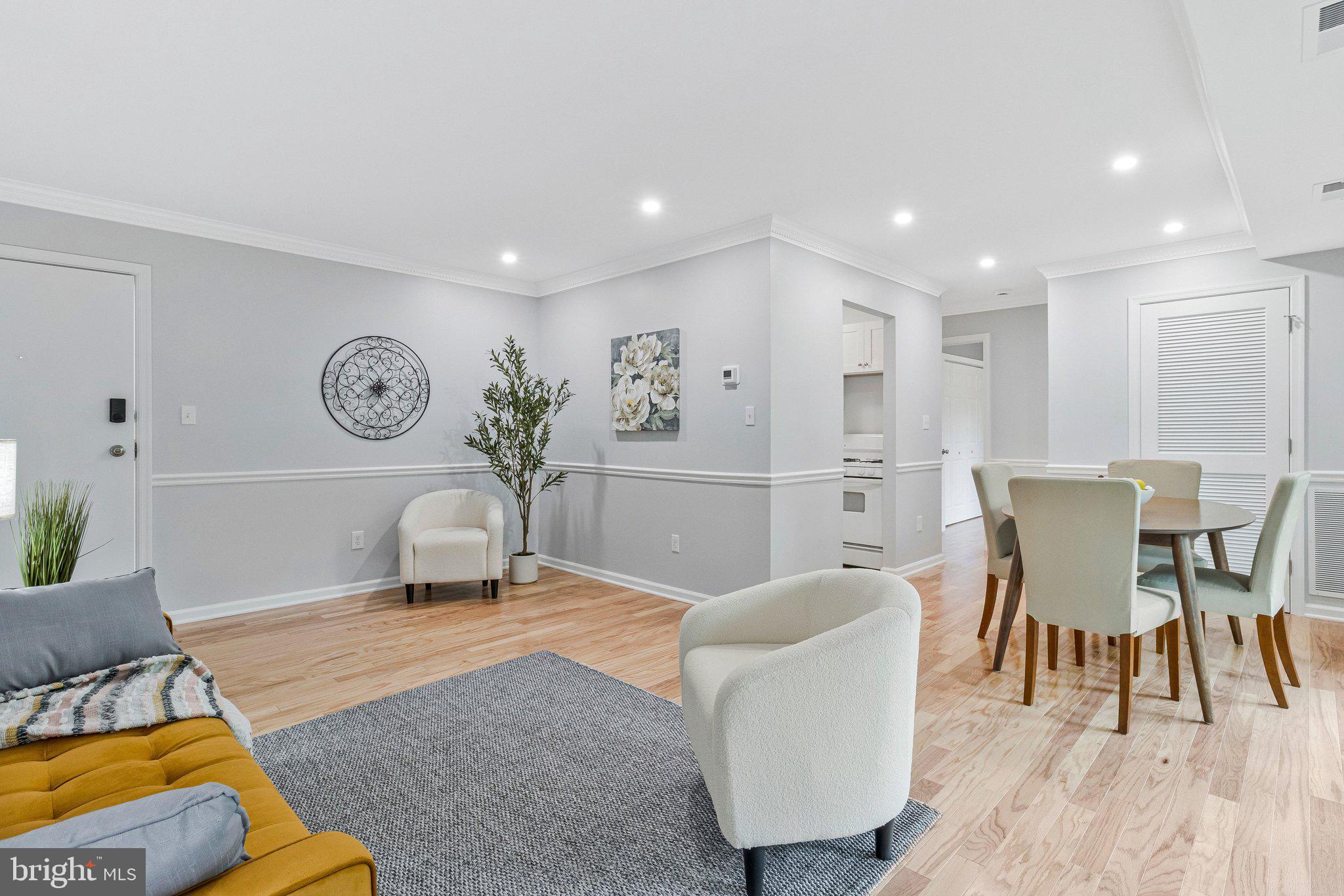FALLS CHURCH GARDENS - Residential