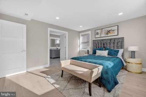 Tiny photo for 3151 Newton Street NE, WASHINGTON, DC 20018 (MLS # DCDC2254944)