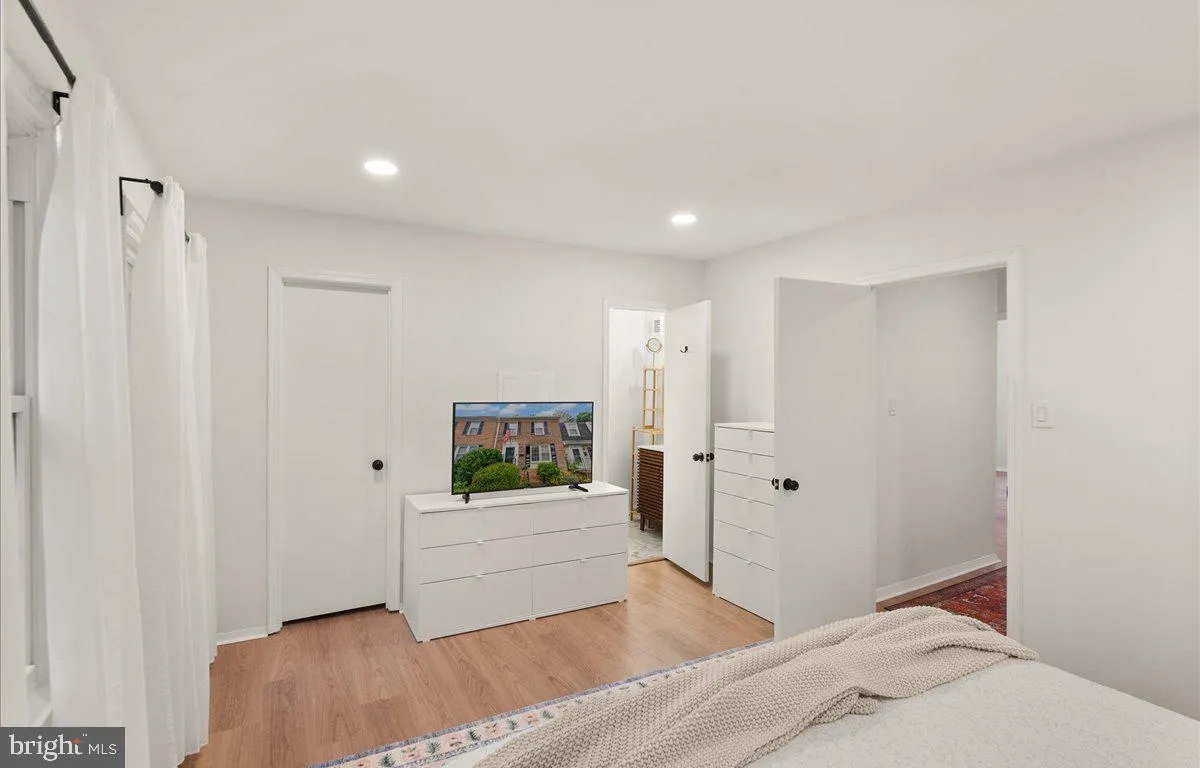 Reston, Virginia 20191, United States, 3 Bedrooms Bedrooms, ,3 BathroomsBathrooms,Residential,Active,213301