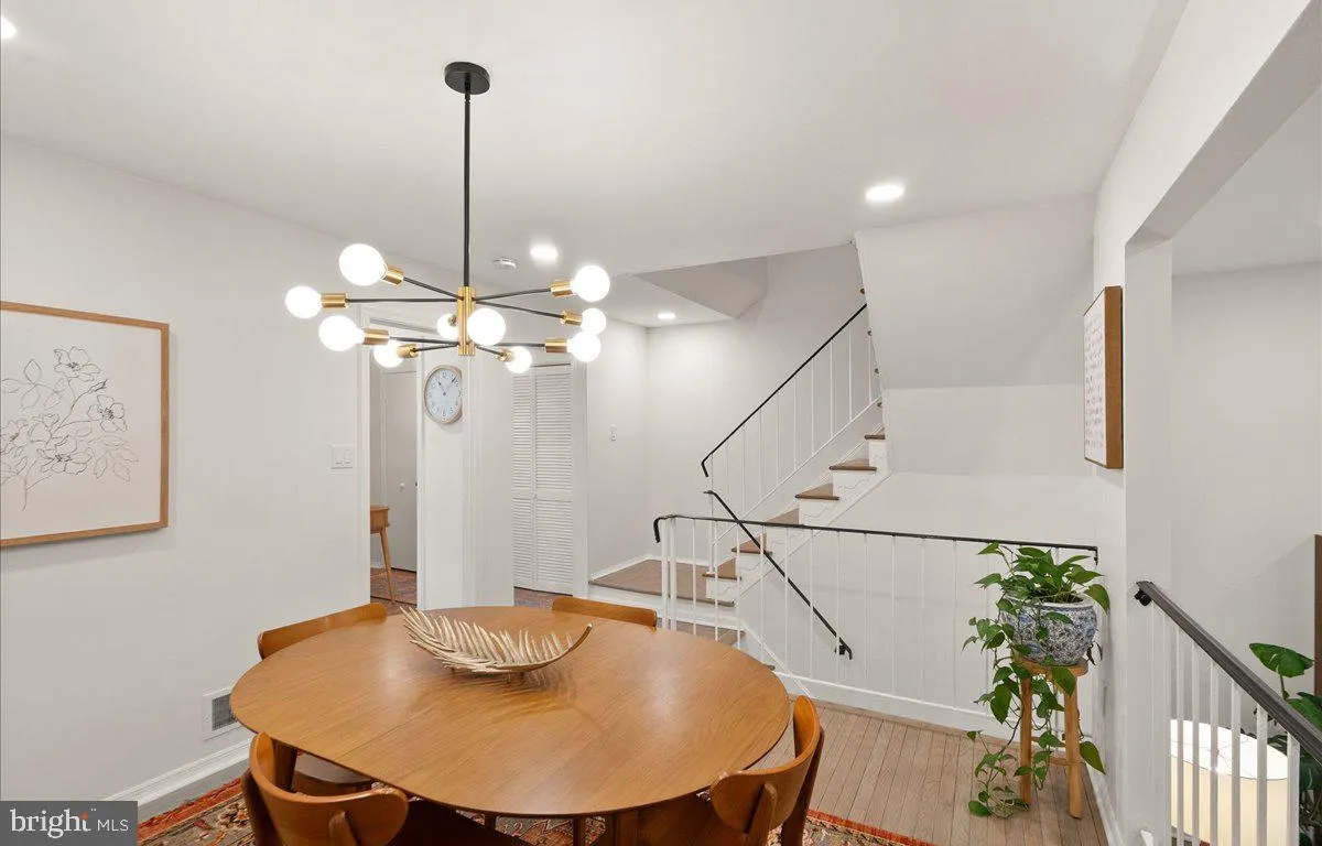 Reston, Virginia 20191, United States, 3 Bedrooms Bedrooms, ,3 BathroomsBathrooms,Residential,Active,213301