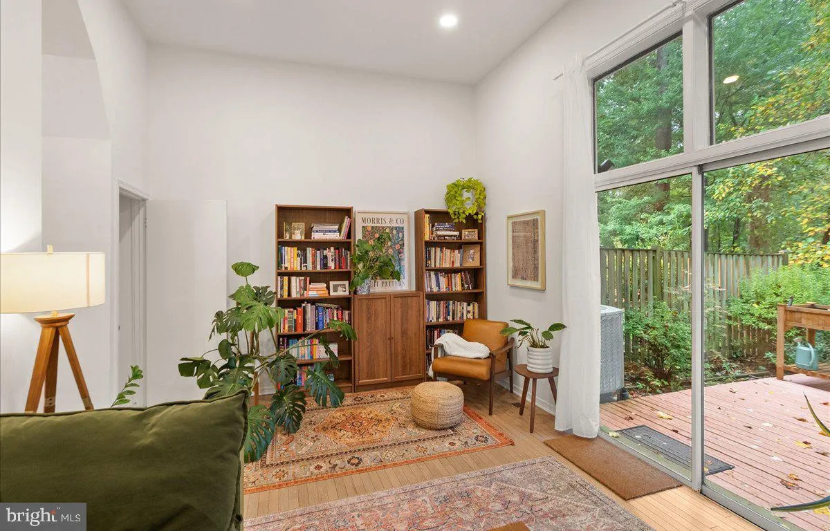 Reston, Virginia 20191, United States, 3 Bedrooms Bedrooms, ,3 BathroomsBathrooms,Residential,Active,213301