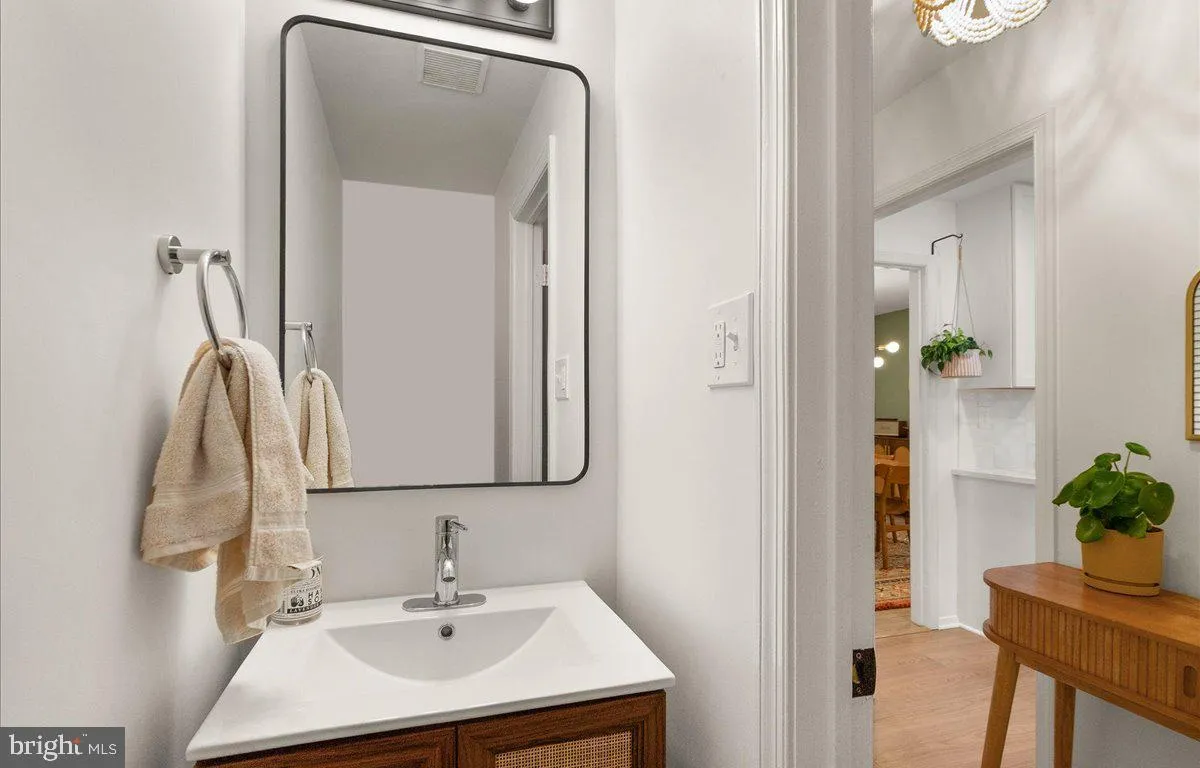 Reston, Virginia 20191, United States, 3 Bedrooms Bedrooms, ,3 BathroomsBathrooms,Residential,Active,213301