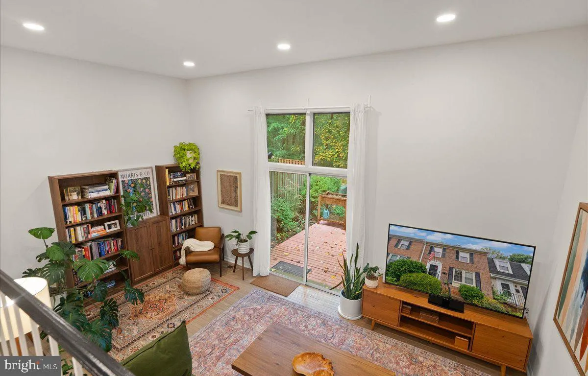 Reston, Virginia 20191, United States, 3 Bedrooms Bedrooms, ,3 BathroomsBathrooms,Residential,Active,213301