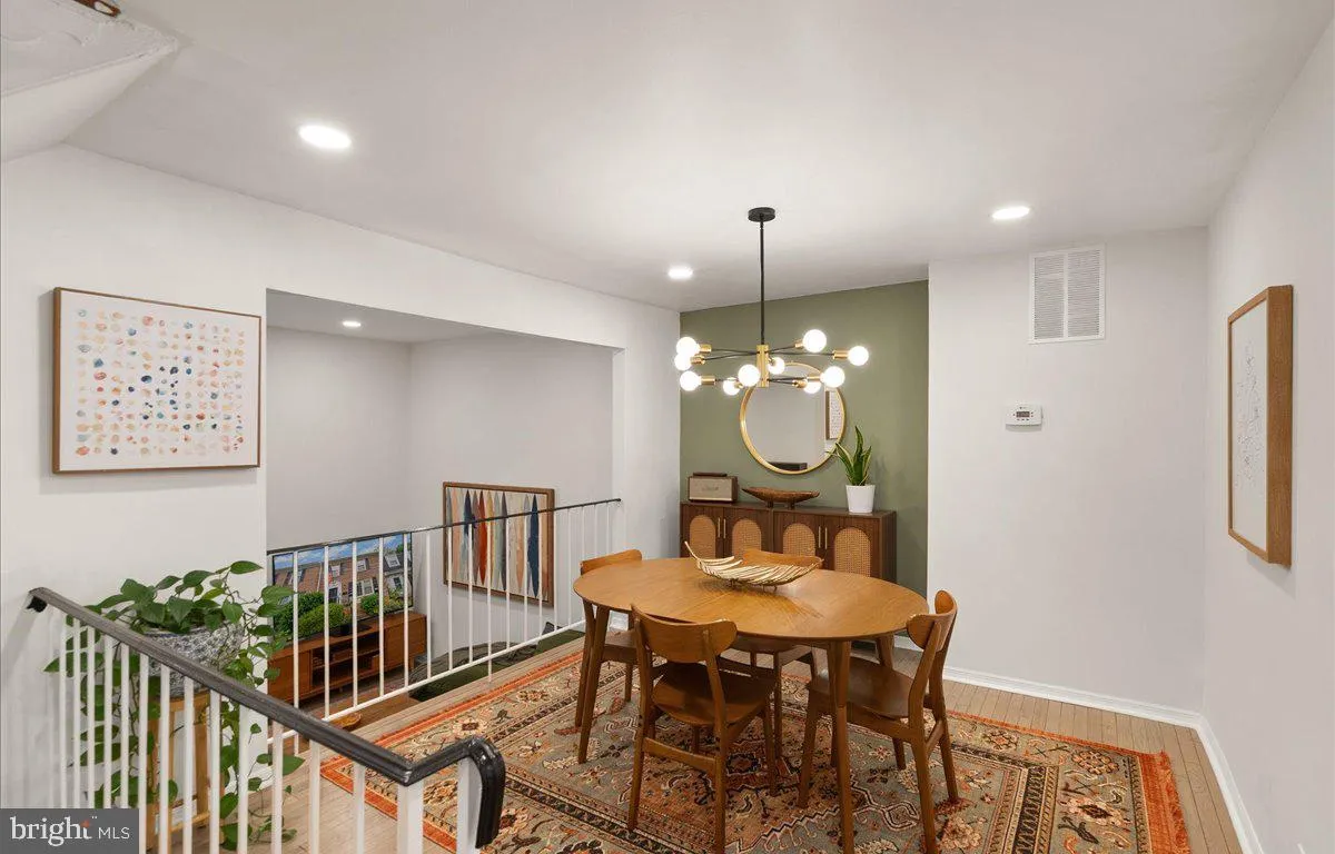 Reston, Virginia 20191, United States, 3 Bedrooms Bedrooms, ,3 BathroomsBathrooms,Residential,Active,213301