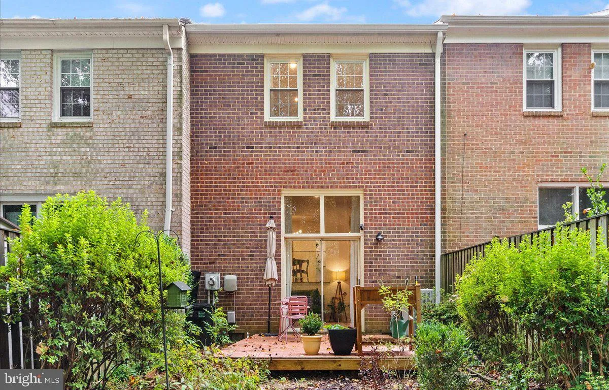 Reston, Virginia 20191, United States, 3 Bedrooms Bedrooms, ,3 BathroomsBathrooms,Residential,Active,213301