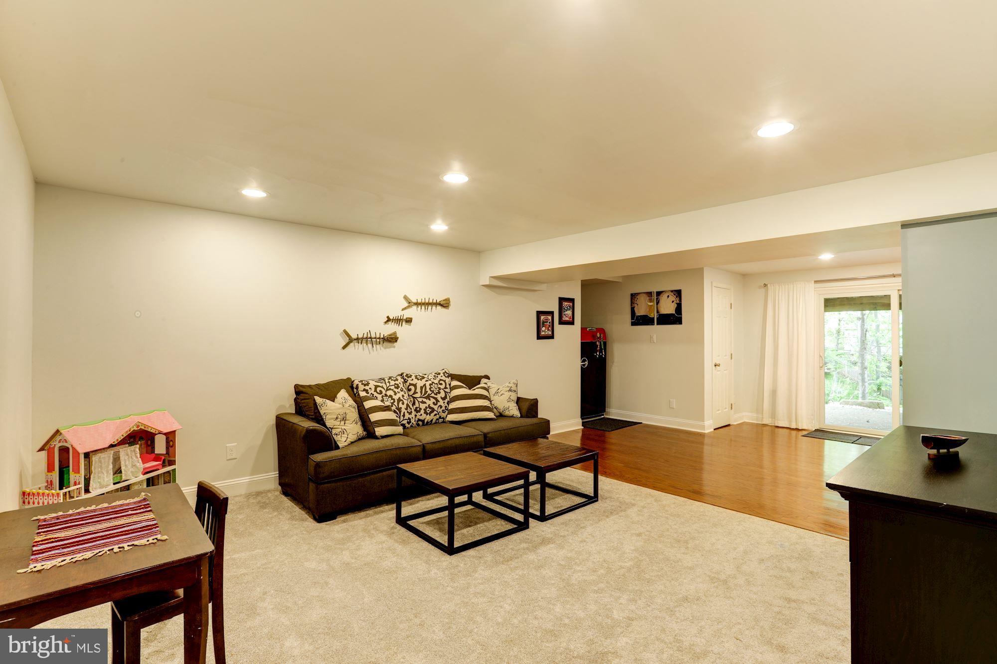 MONTCLAIR/COUNTRY CLUB - Residential